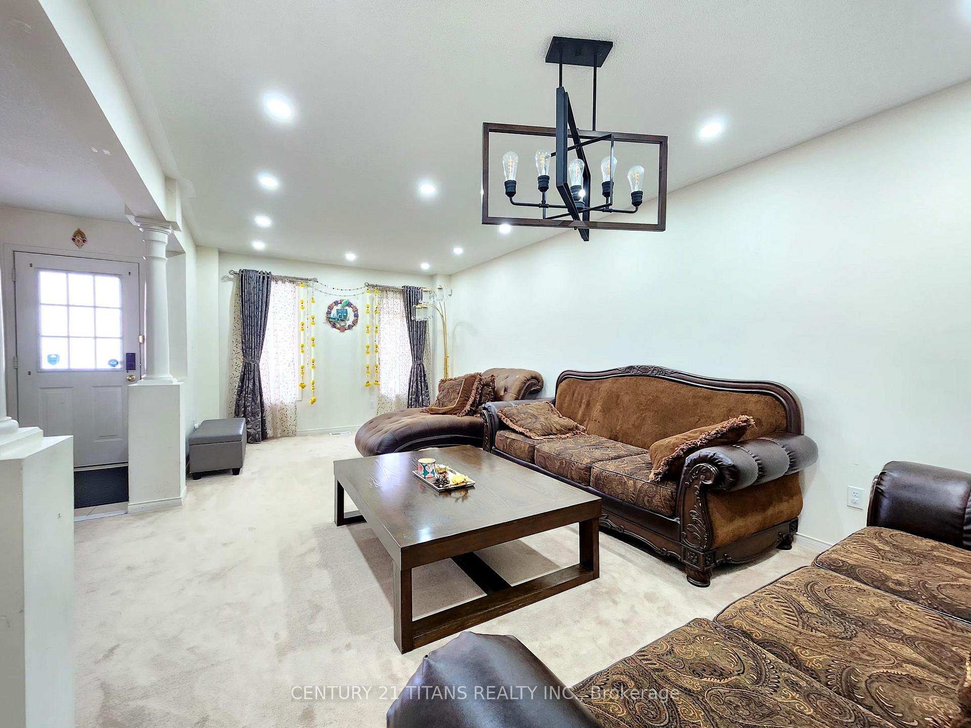 Photo 2 of 84 Greenhalf Drive, Ajax, South East — HOMEH