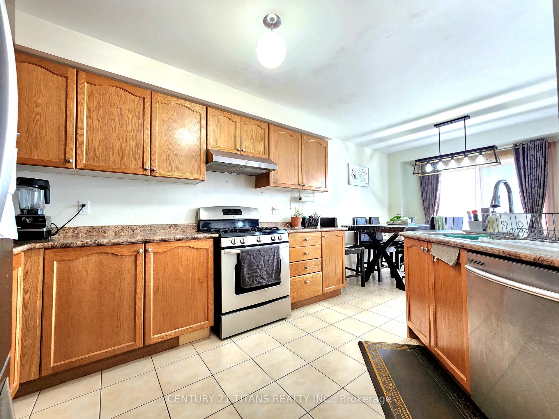 Photo 7 of 84 Greenhalf Drive, Ajax, South East — HOMEH