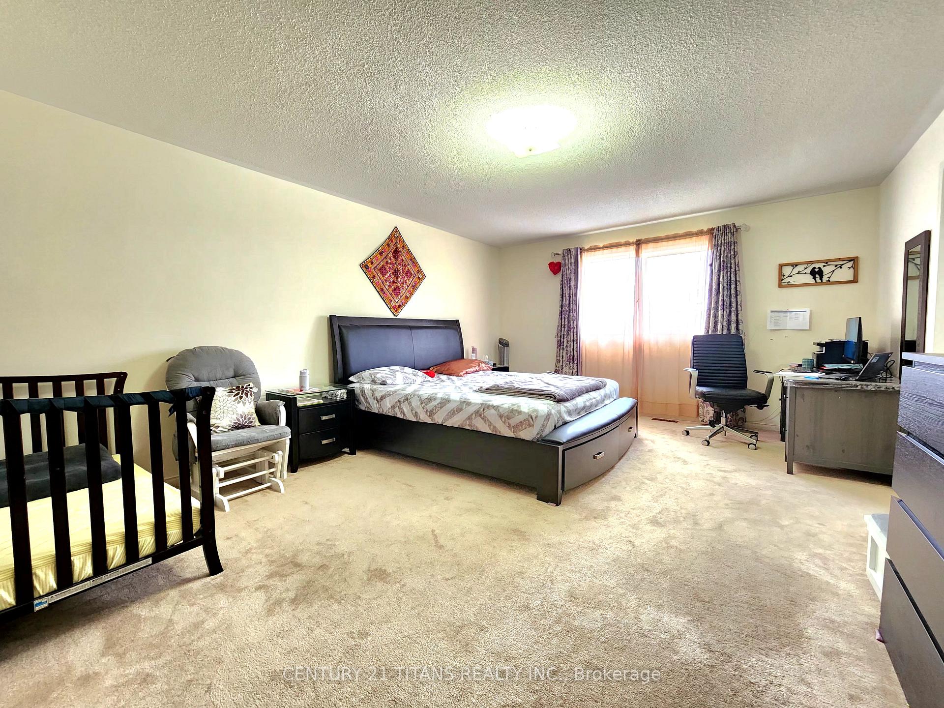 Photo 15 of 84 Greenhalf Drive, Ajax, South East — HOMEH