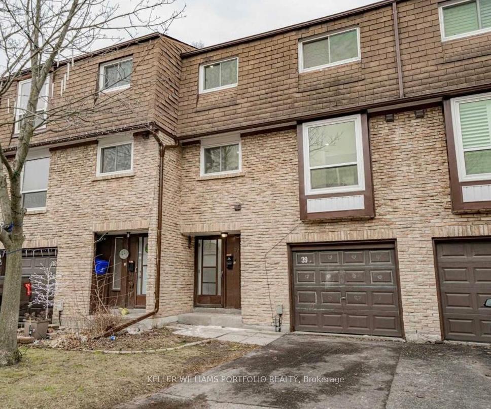 Front of Unit 39, 222 Pearson Street S