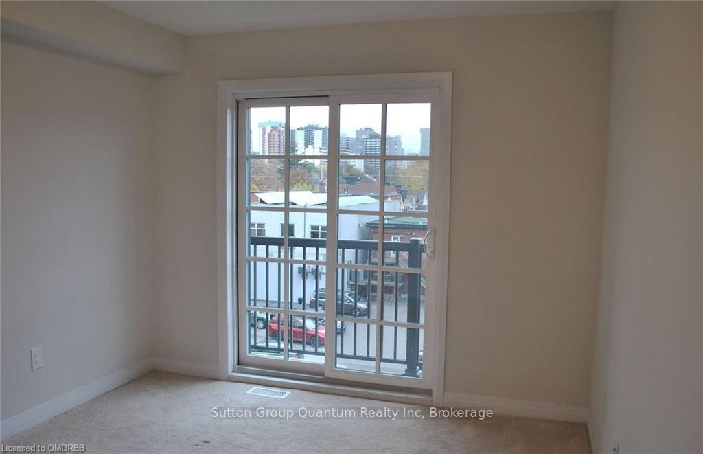 Photo 10 of Unit 303, 12 Blanshard Street, Hamilton, Kirkendall — HOMEH