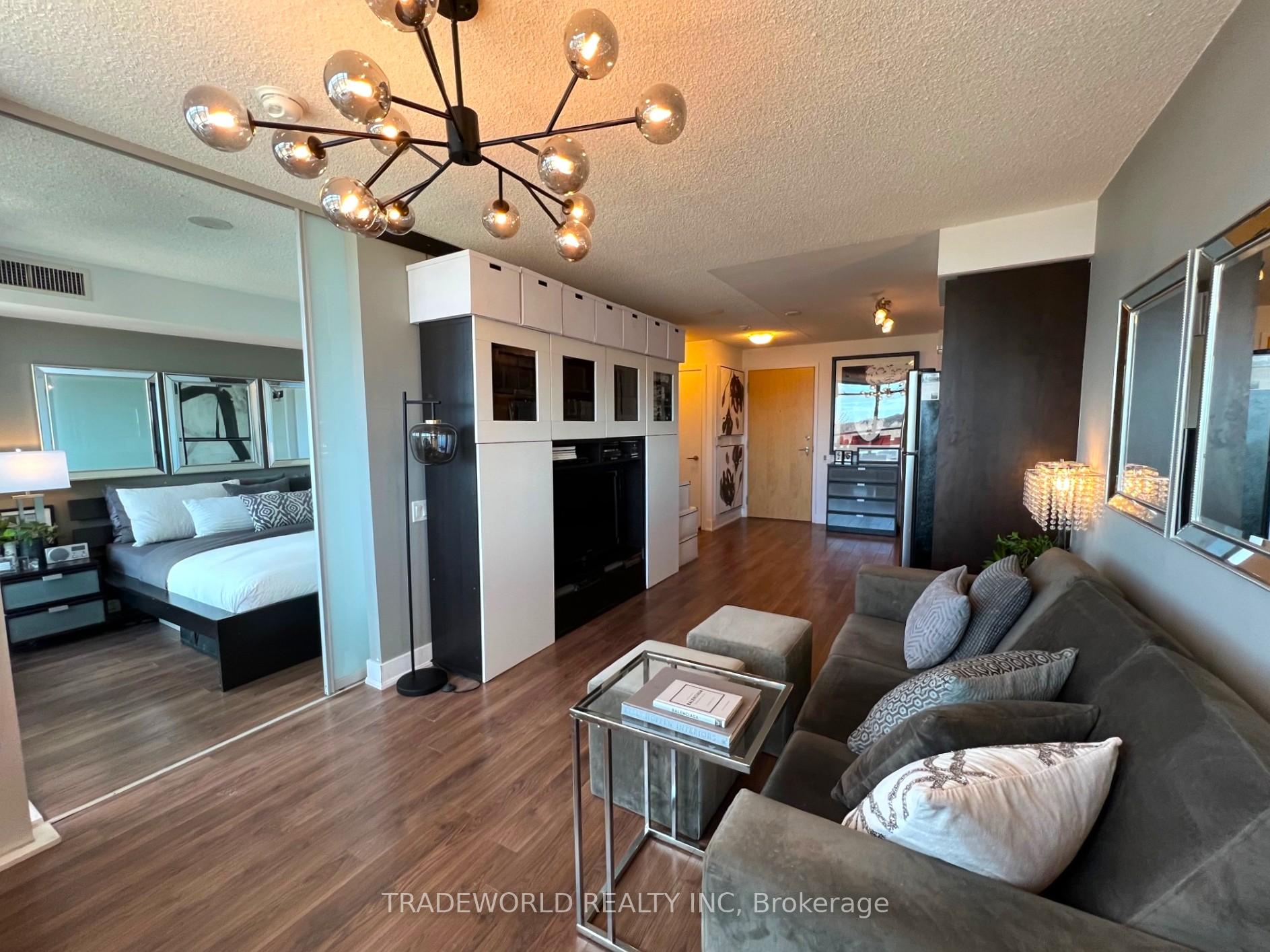 Photo 7 of Unit 804, 1048 Broadview Avenue, Toronto, Broadview North — HOMEH