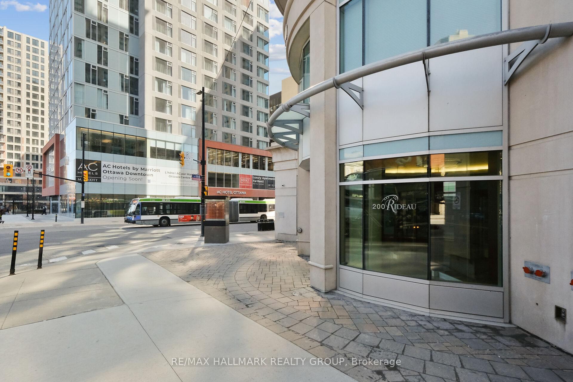 Front of Unit 1606, 200 Rideau Street