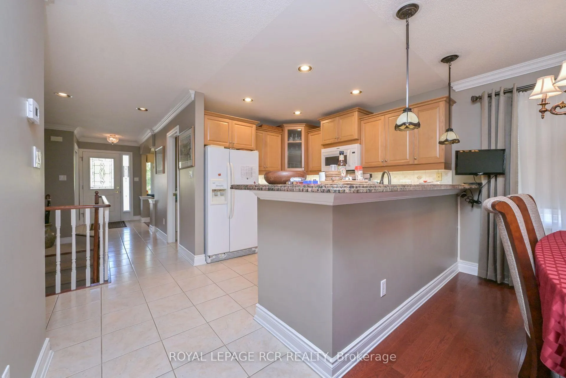 Photo 8 of 11 Montebello Terrace, New Tecumseth, Alliston — HOMEH