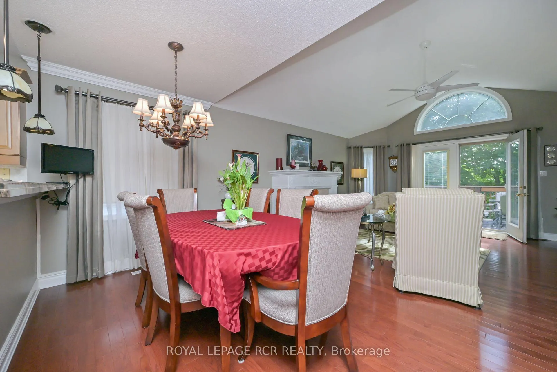 Photo 9 of 11 Montebello Terrace, New Tecumseth, Alliston — HOMEH