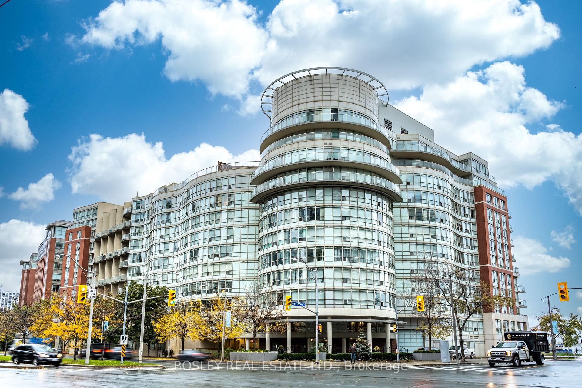 Front of Unit 318, 550 Queens Quay W