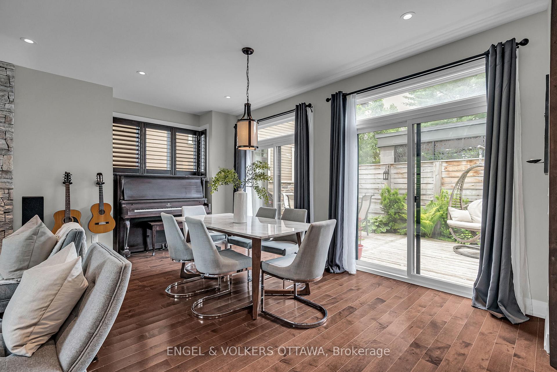 Photo 10 of 598 Golden Avenue, Ottawa, McKellar/Highland — HOMEH