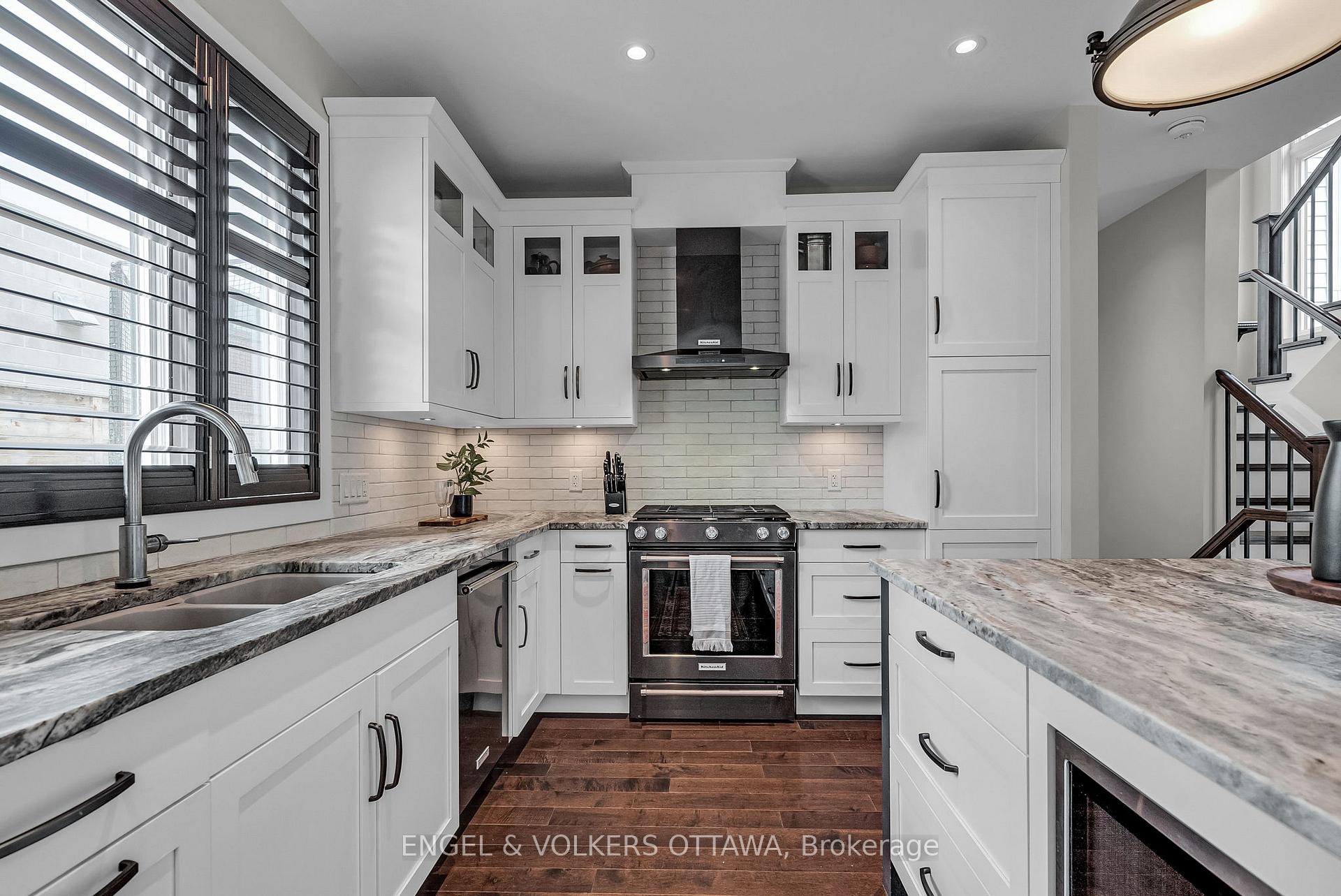 Photo 13 of 598 Golden Avenue, Ottawa, McKellar/Highland — HOMEH
