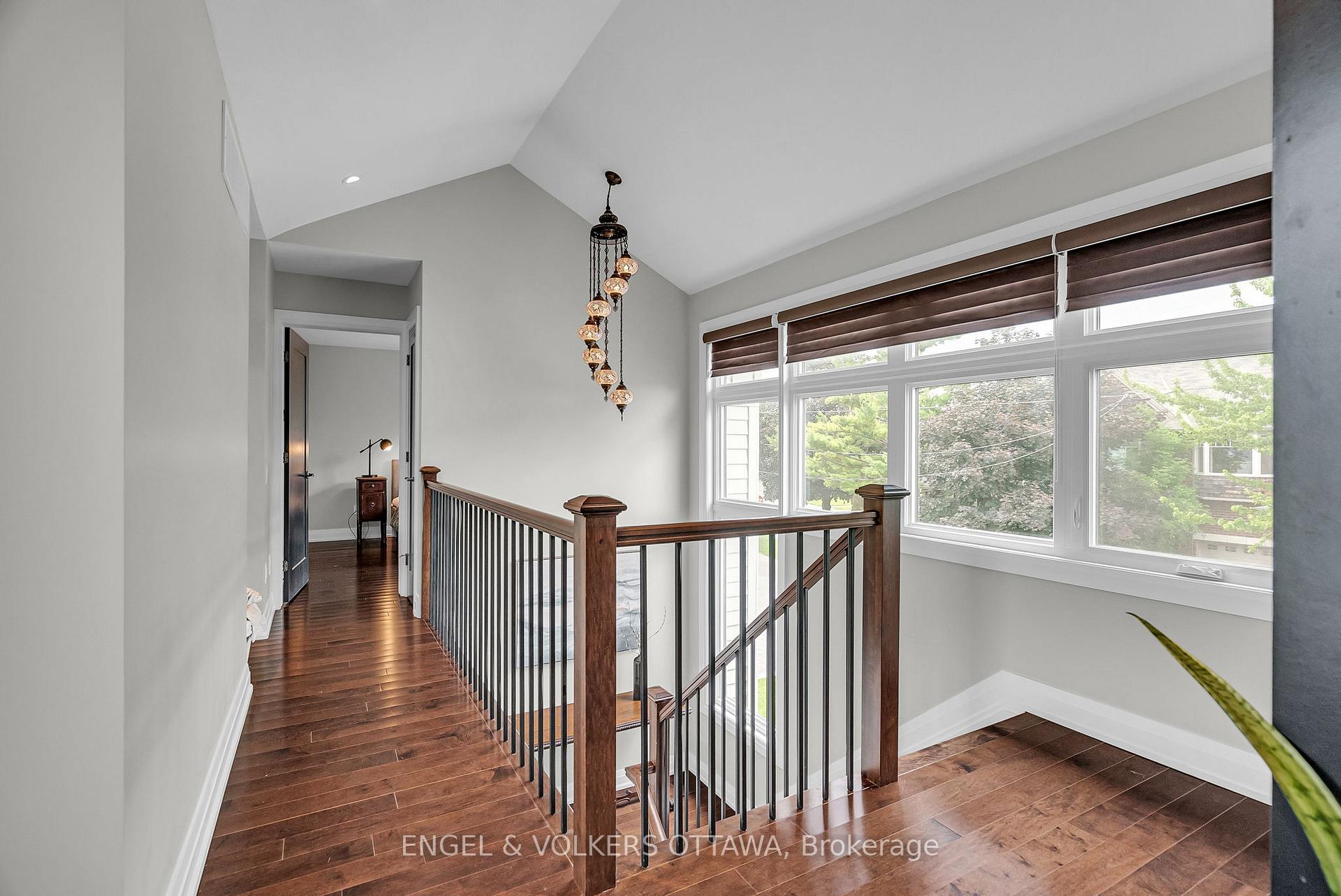 Photo 18 of 598 Golden Avenue, Ottawa, McKellar/Highland — HOMEH