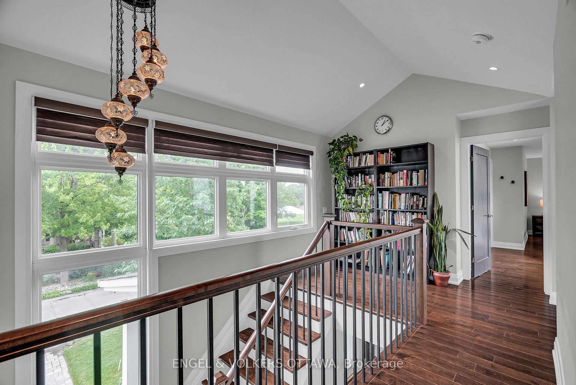 Photo 17 of 598 Golden Avenue, Ottawa, McKellar/Highland — HOMEH