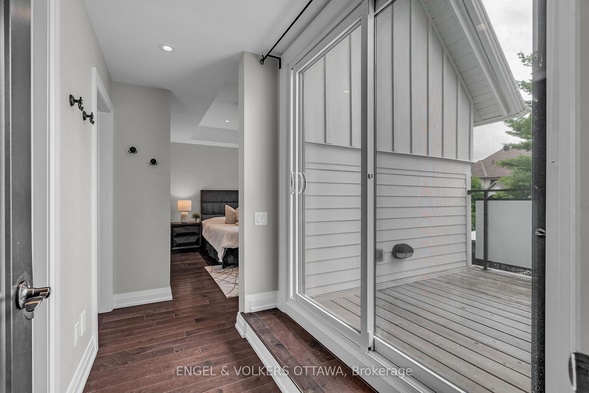 Photo 20 of 598 Golden Avenue, Ottawa, McKellar/Highland — HOMEH