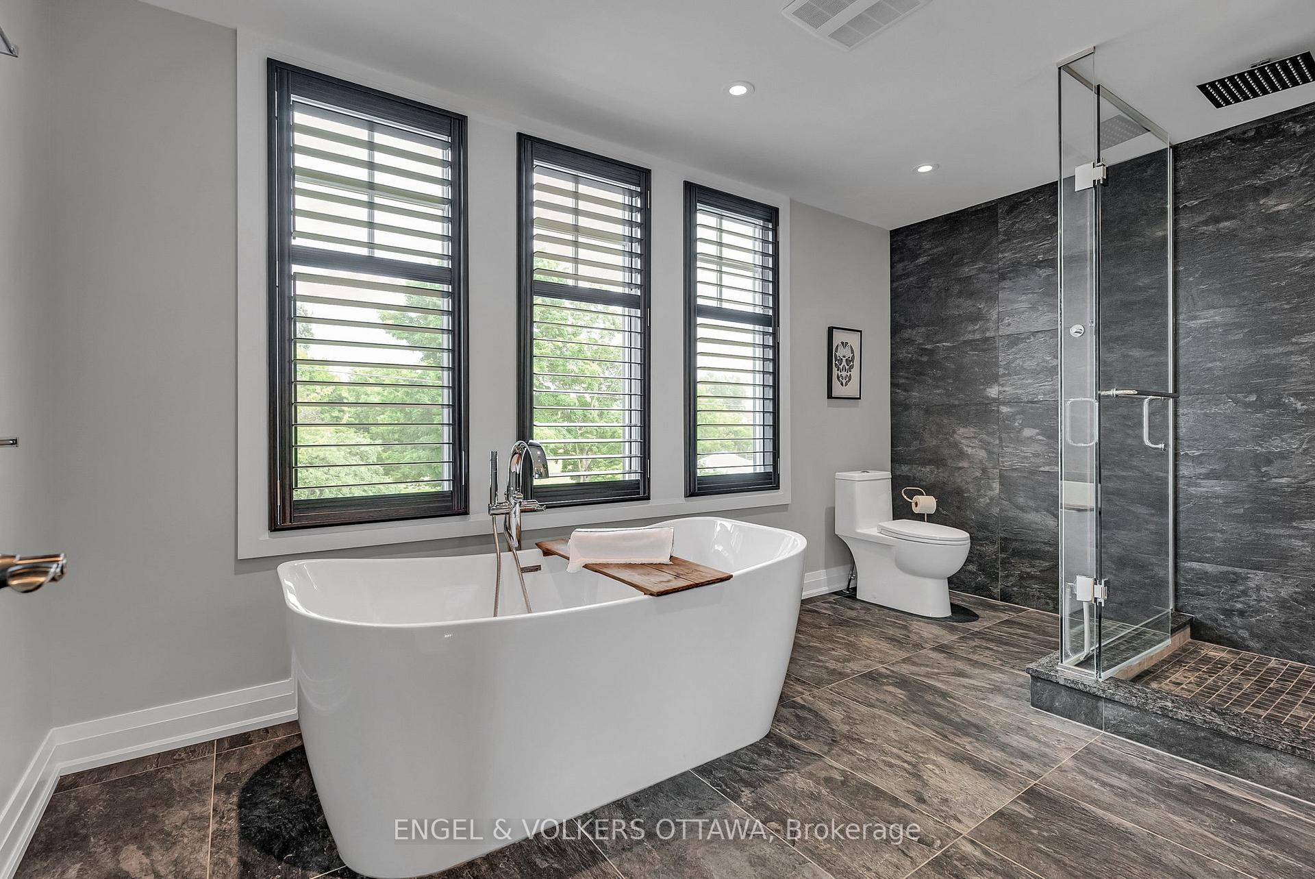Photo 26 of 598 Golden Avenue, Ottawa, McKellar/Highland — HOMEH