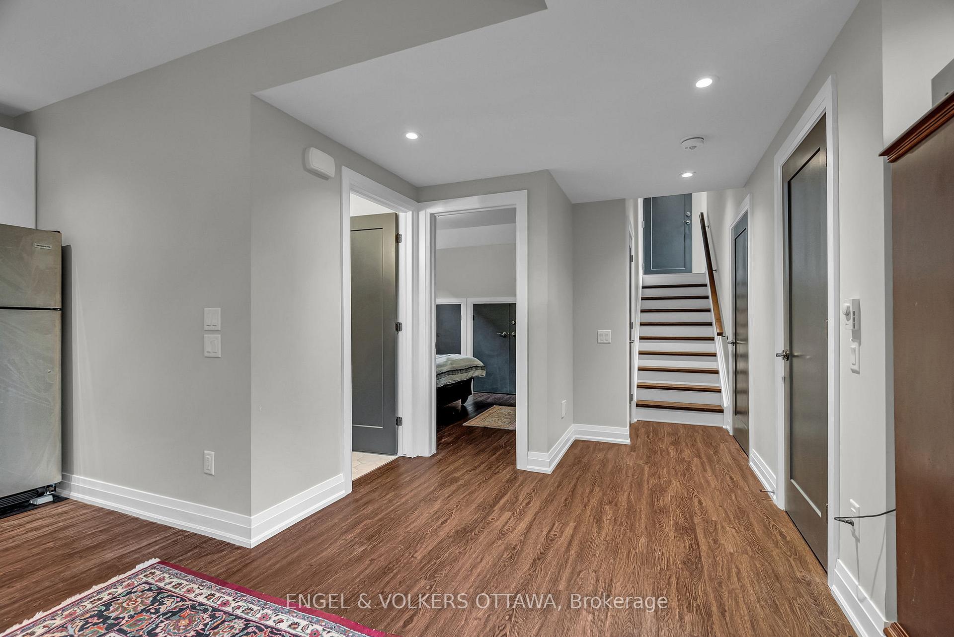 Photo 33 of 598 Golden Avenue, Ottawa, McKellar/Highland — HOMEH