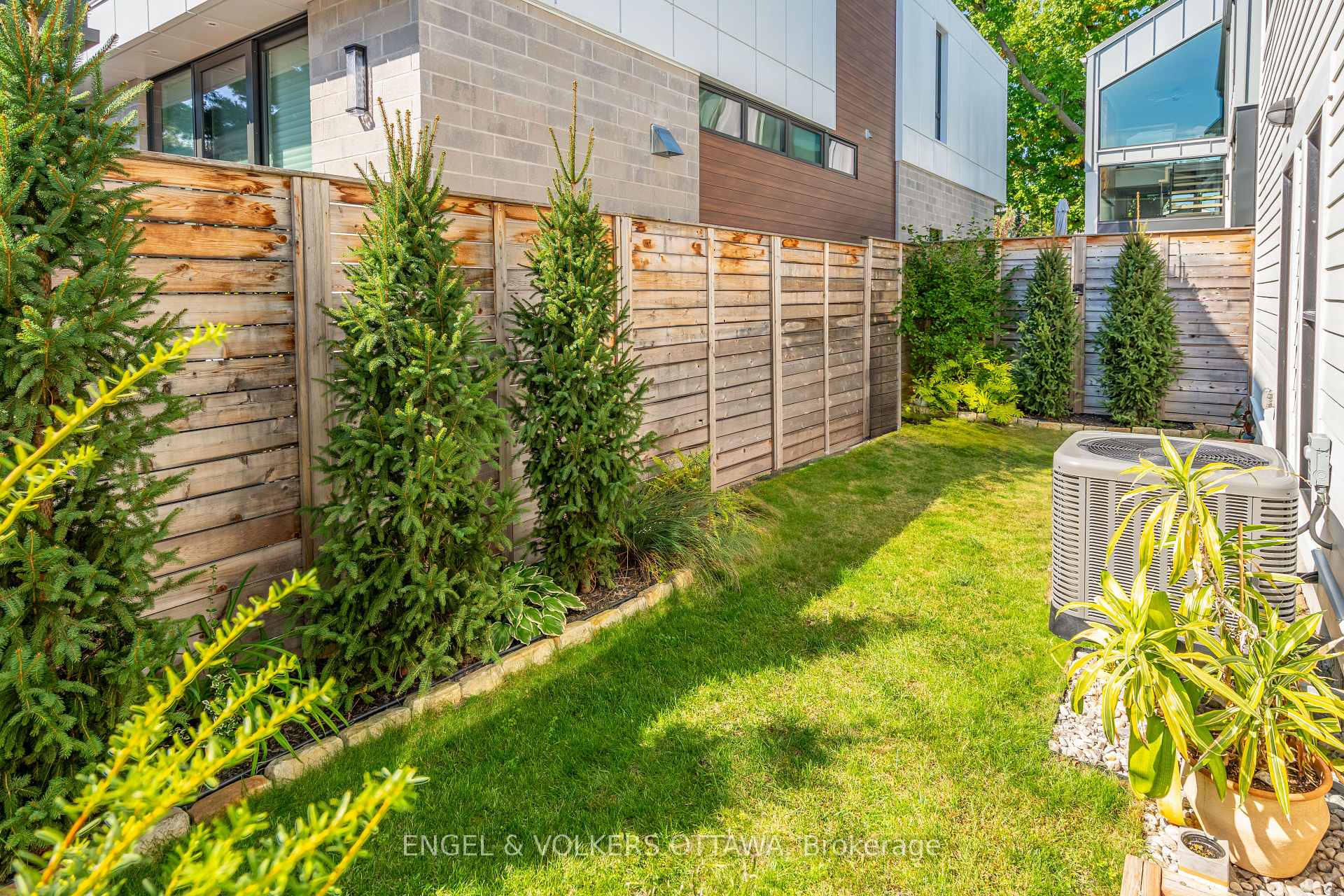 Photo 39 of 598 Golden Avenue, Ottawa, McKellar/Highland — HOMEH