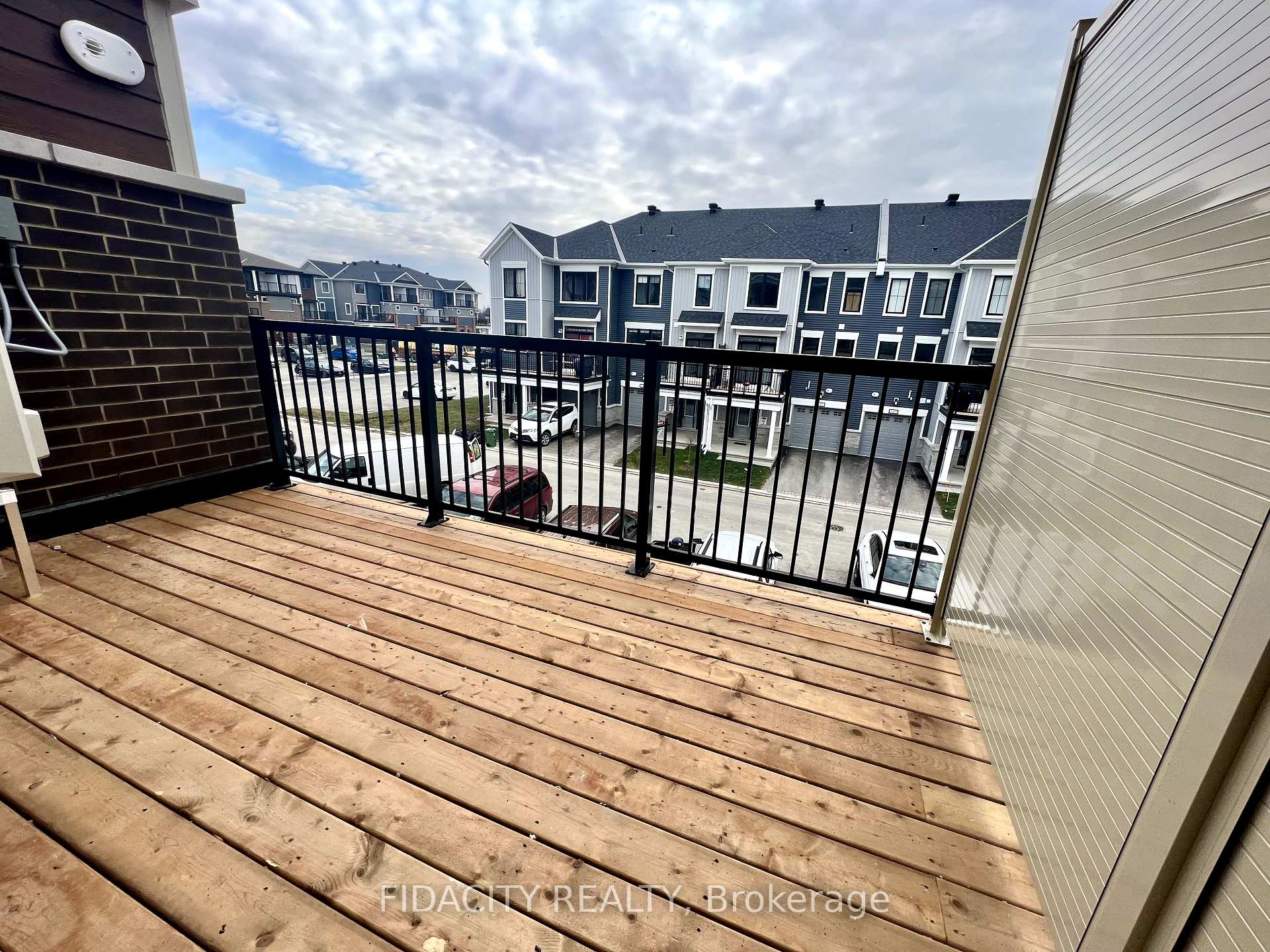 Photo 9 of 145 Anthracite Private, Ottawa, Barrhaven - Heritage Park — HOMEH