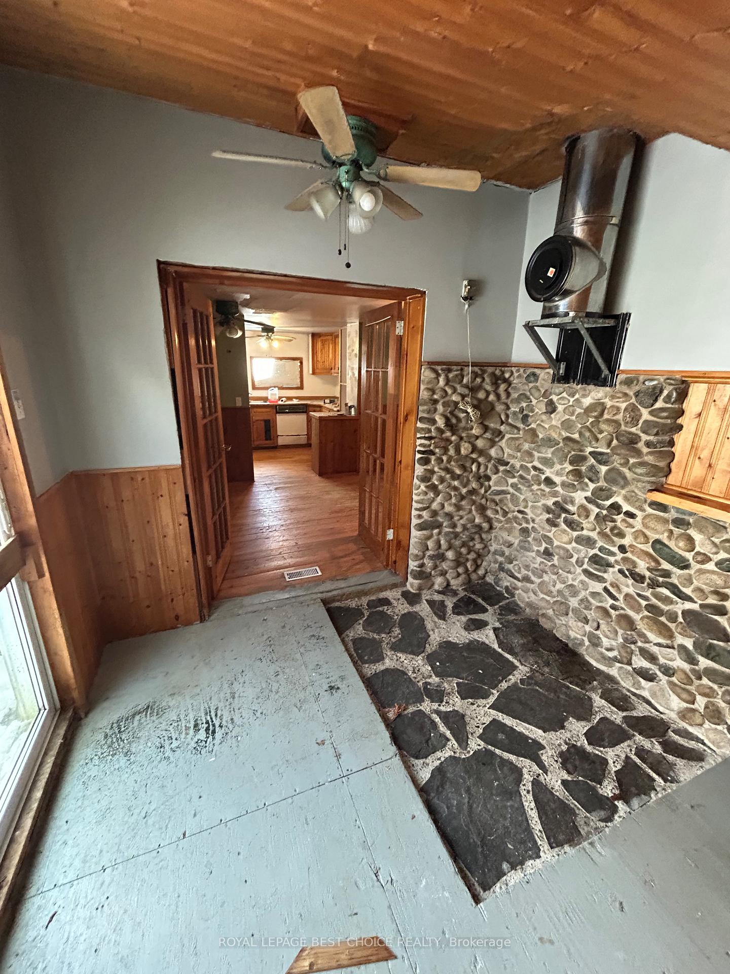 Photo 6 of 36 Russel Street N, Cobalt — HOMEH