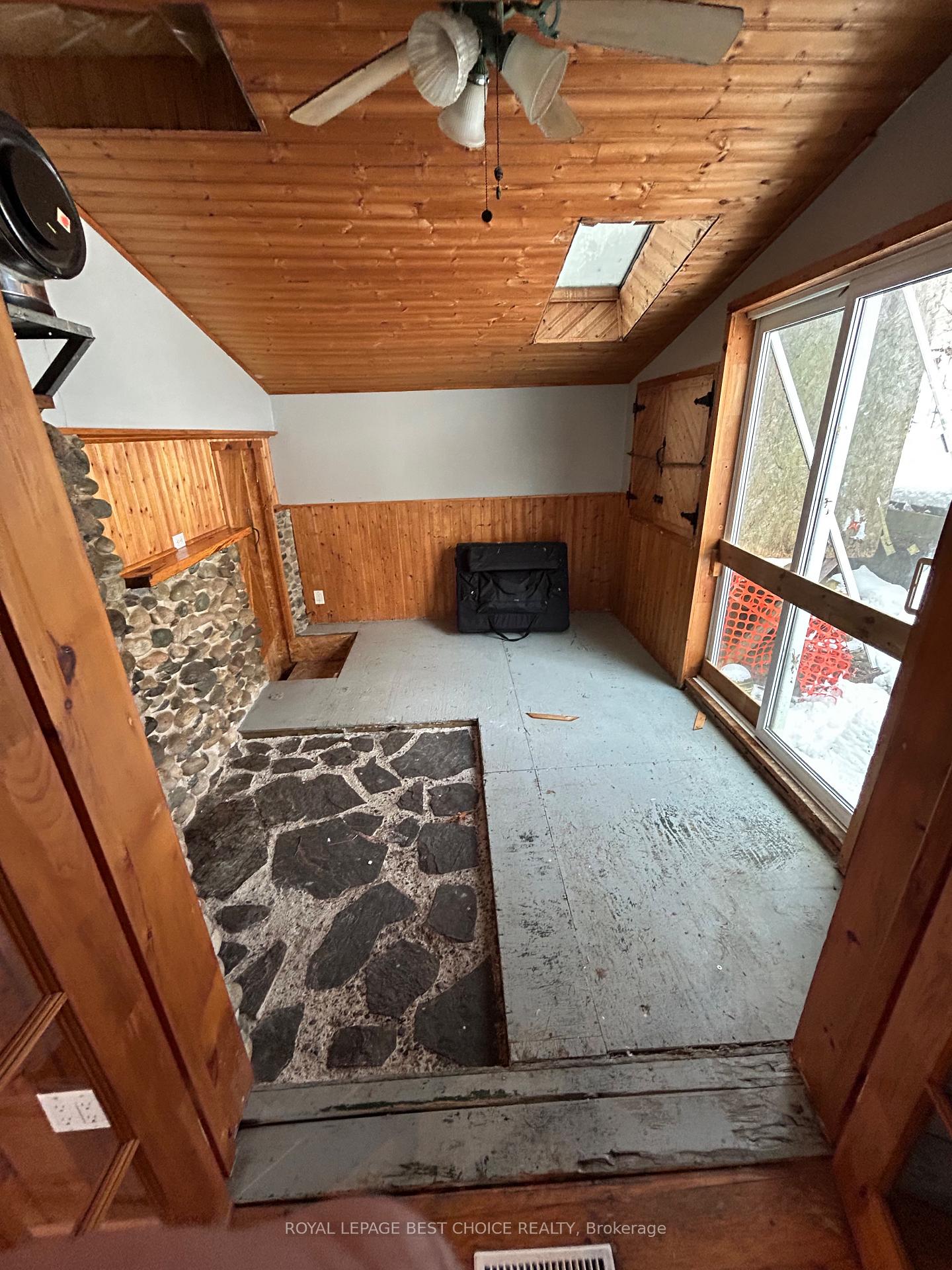 Photo 7 of 36 Russel Street N, Cobalt — HOMEH