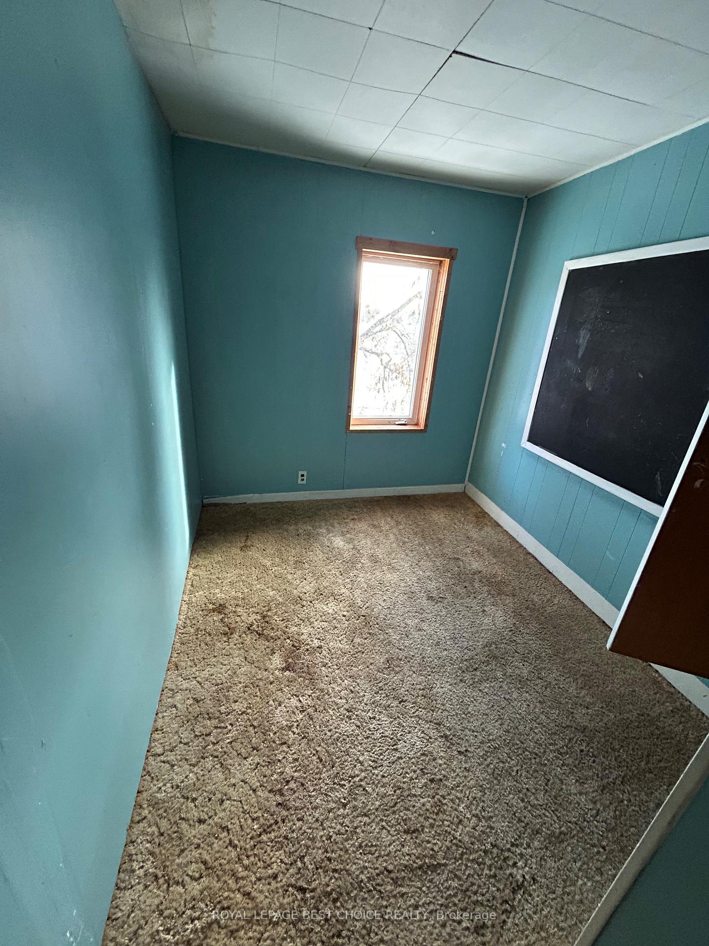 Photo 9 of 36 Russel Street N, Cobalt — HOMEH