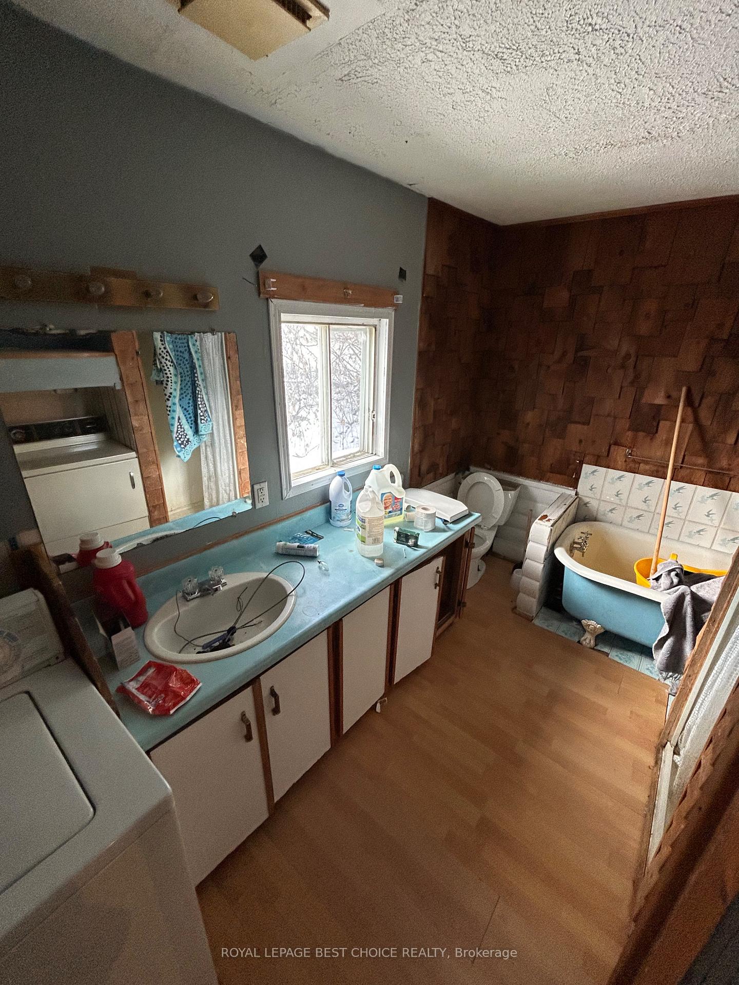 Photo 11 of 36 Russel Street N, Cobalt — HOMEH