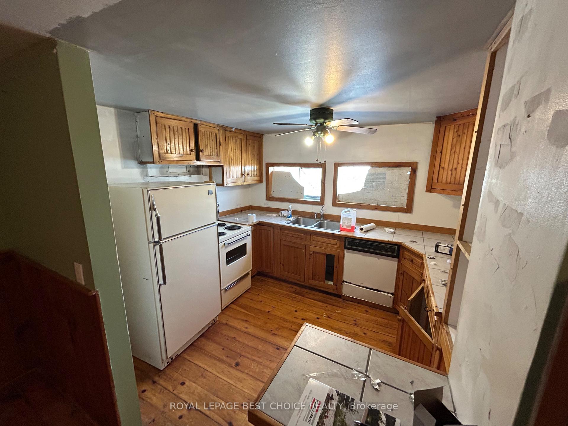Photo 15 of 36 Russel Street N, Cobalt — HOMEH