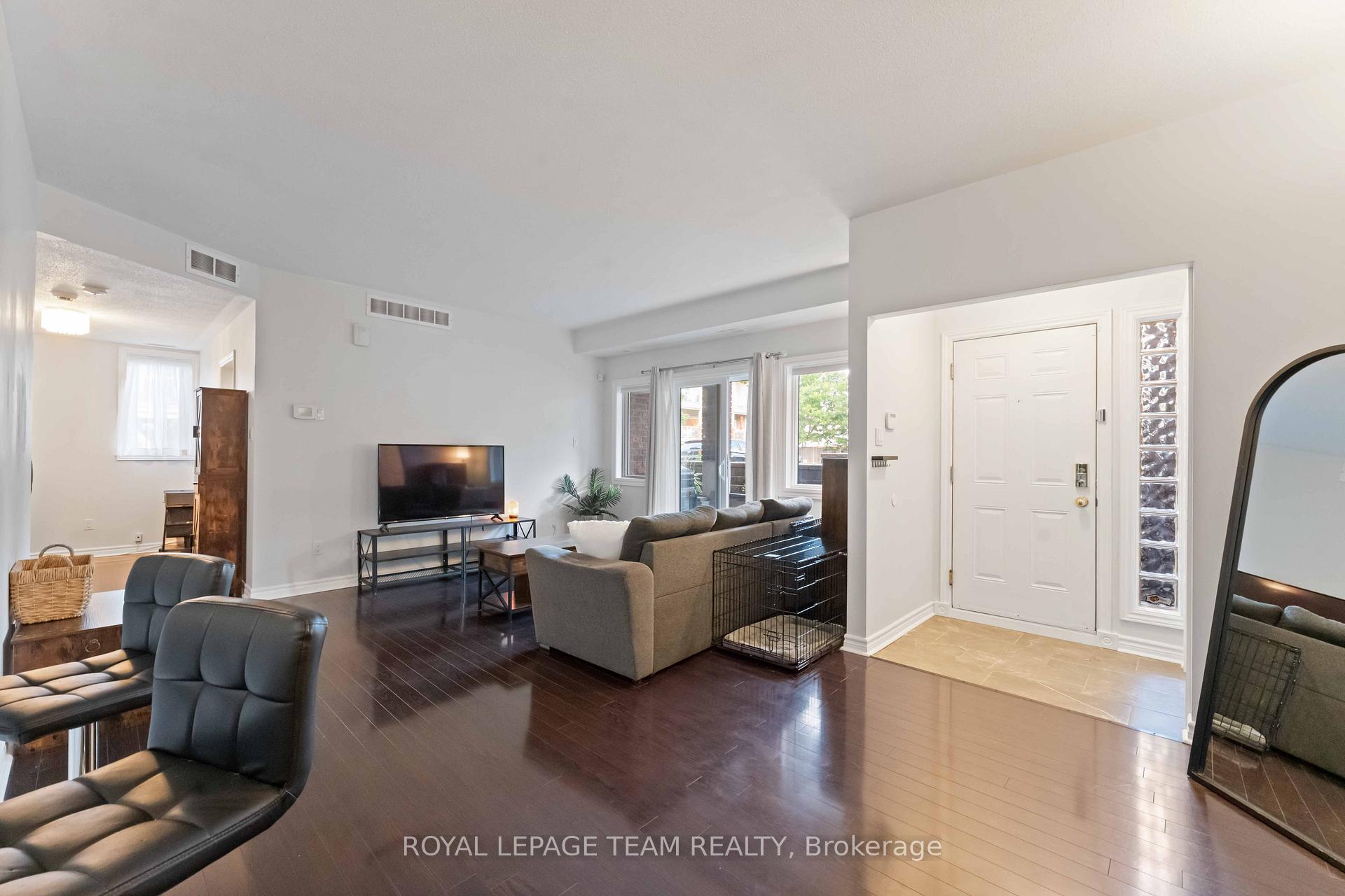 Photo 5 of Unit A, 97 Crestway Drive, Ottawa, Barrhaven East — HOMEH