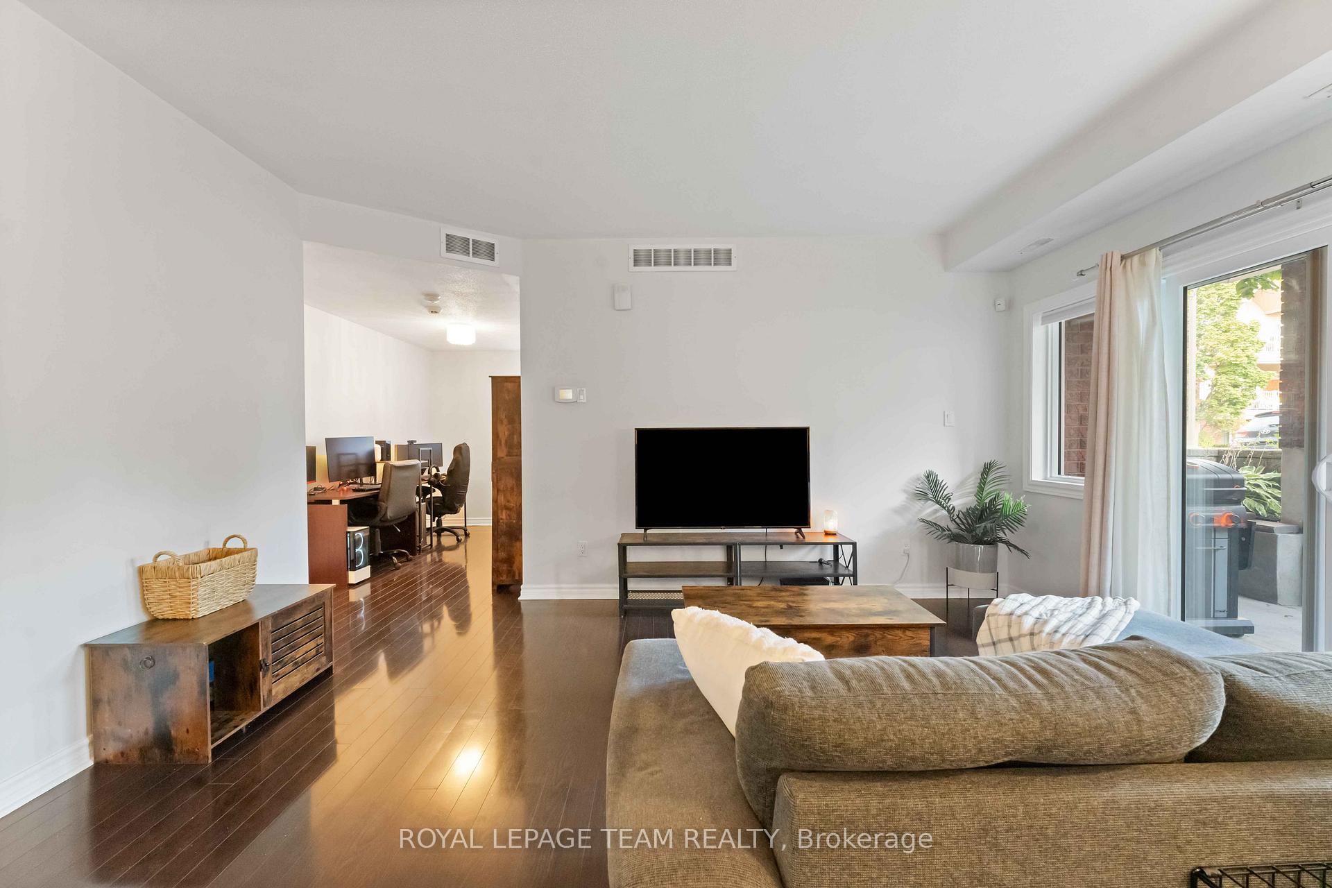 Photo 11 of Unit A, 97 Crestway Drive, Ottawa, Barrhaven East — HOMEH