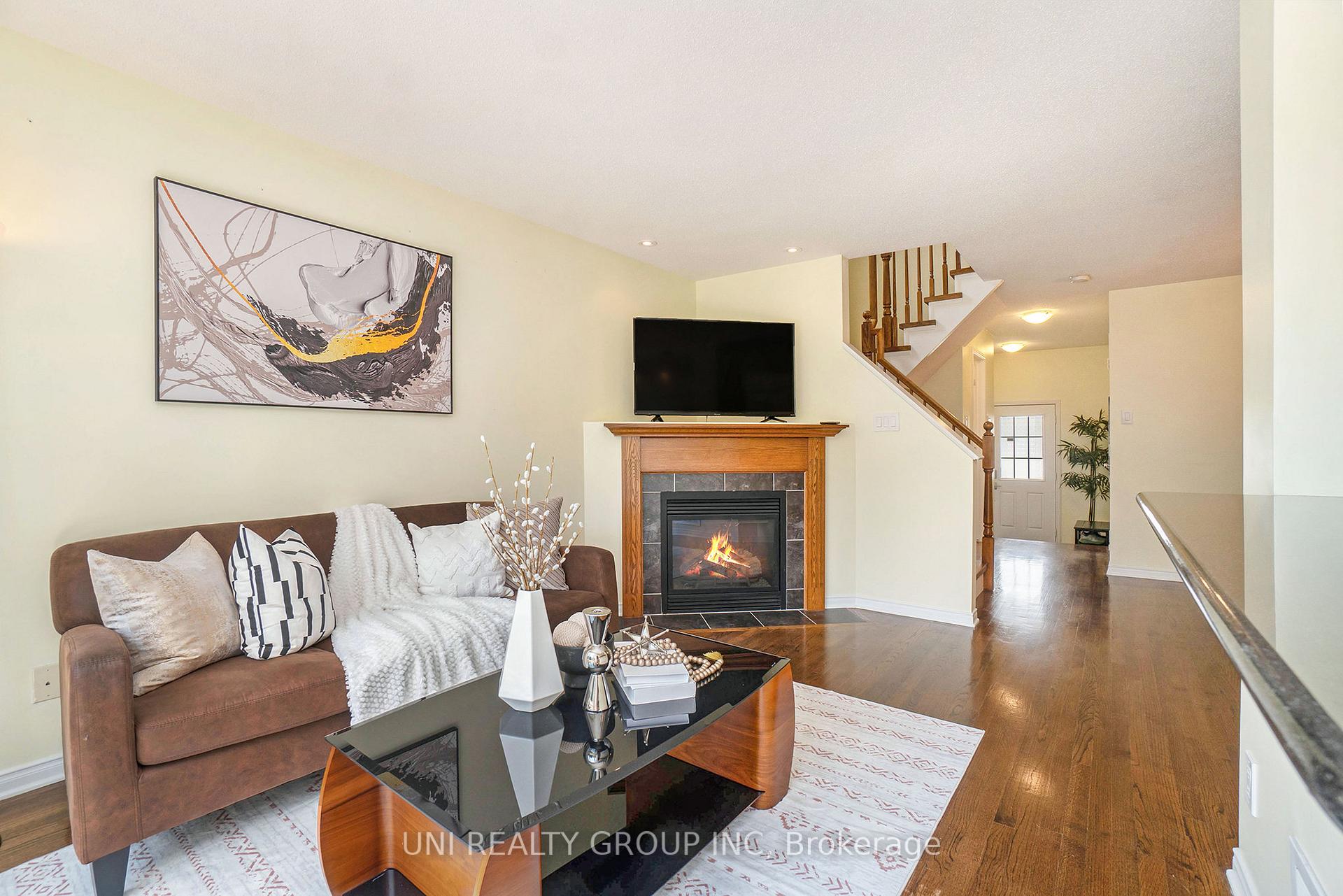 Photo 4 of 80 Chesapeake Crescent, Ottawa, Barrhaven - Cedargrove/Fraserdale — HOMEH