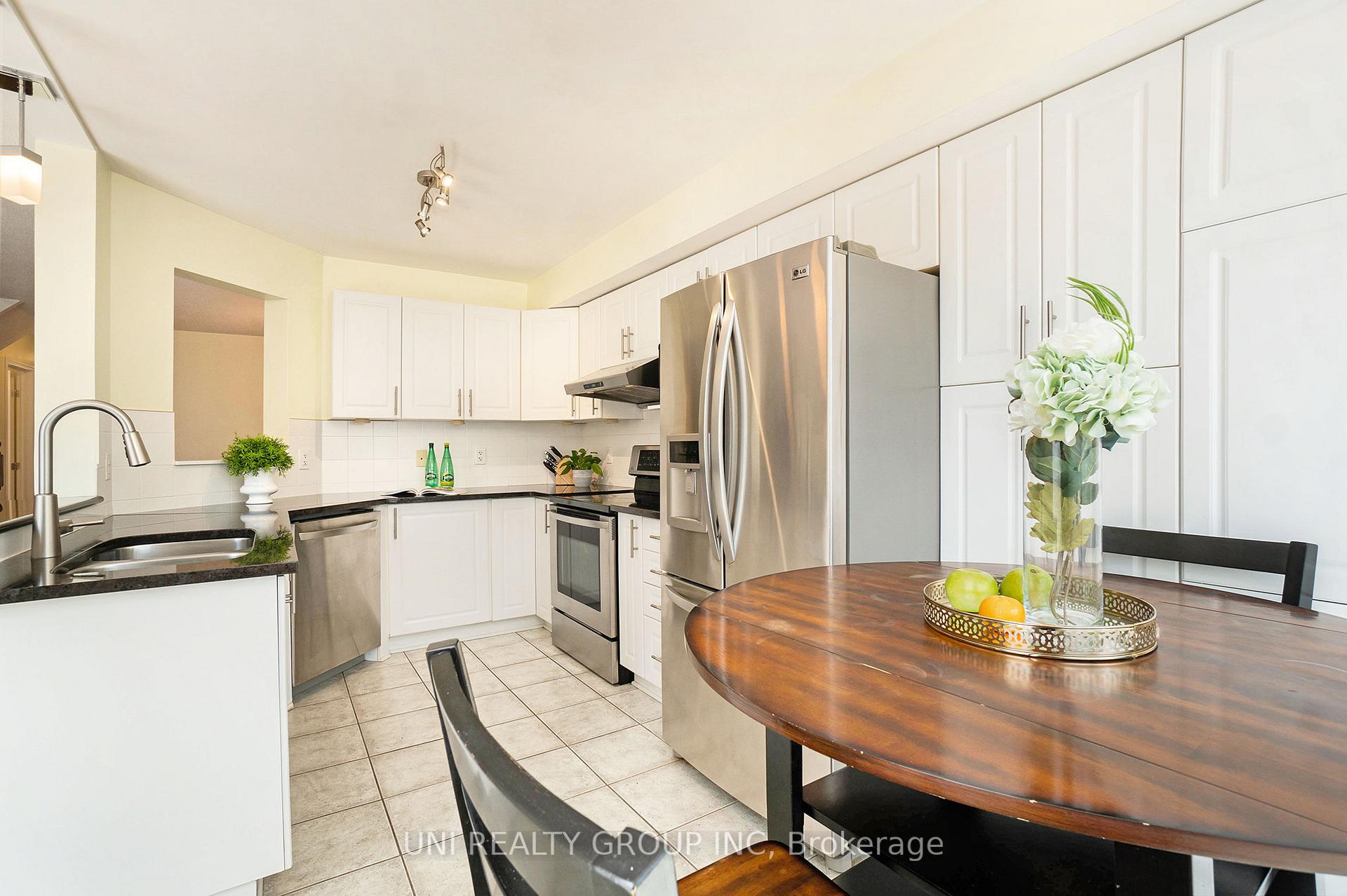 Photo 11 of 80 Chesapeake Crescent, Ottawa, Barrhaven - Cedargrove/Fraserdale — HOMEH