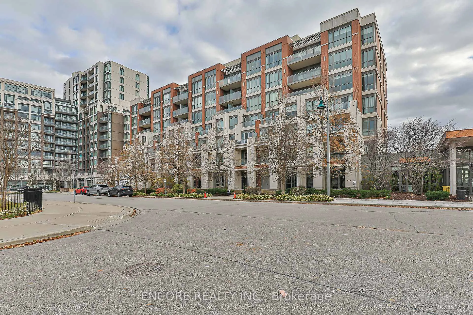 Photo 2 of Unit 307, 57 Upper Duke Crescent, Markham, Unionville — HOMEH