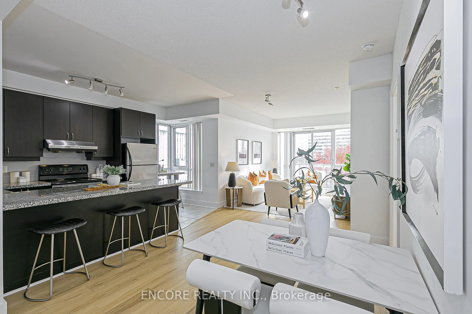Photo 8 of Unit 307, 57 Upper Duke Crescent, Markham, Unionville — HOMEH