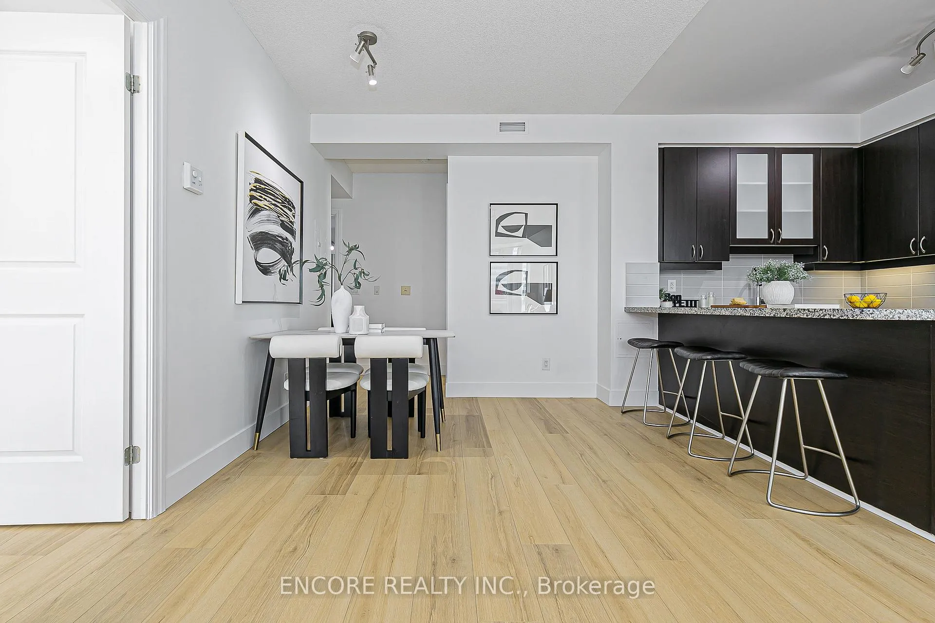 Photo 10 of Unit 307, 57 Upper Duke Crescent, Markham, Unionville — HOMEH