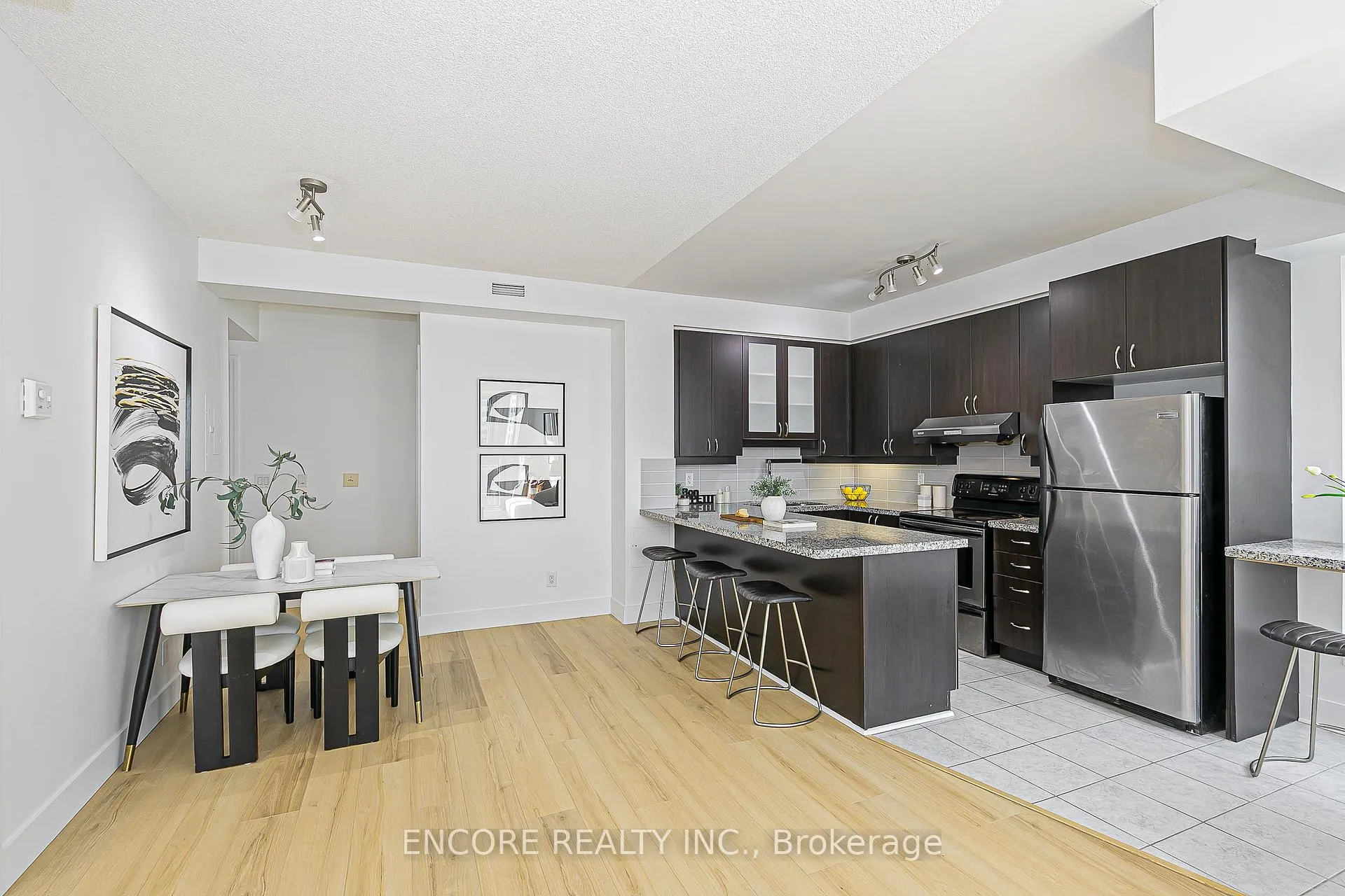Photo 11 of Unit 307, 57 Upper Duke Crescent, Markham, Unionville — HOMEH