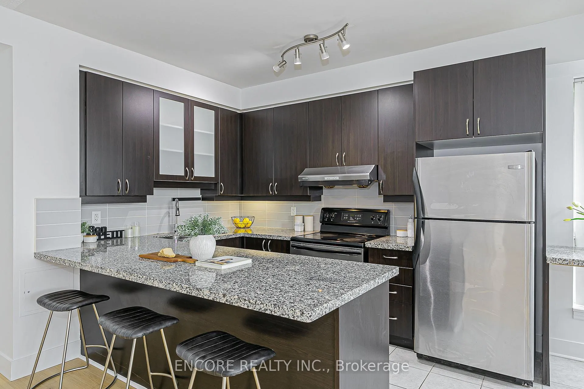 Photo 13 of Unit 307, 57 Upper Duke Crescent, Markham, Unionville — HOMEH