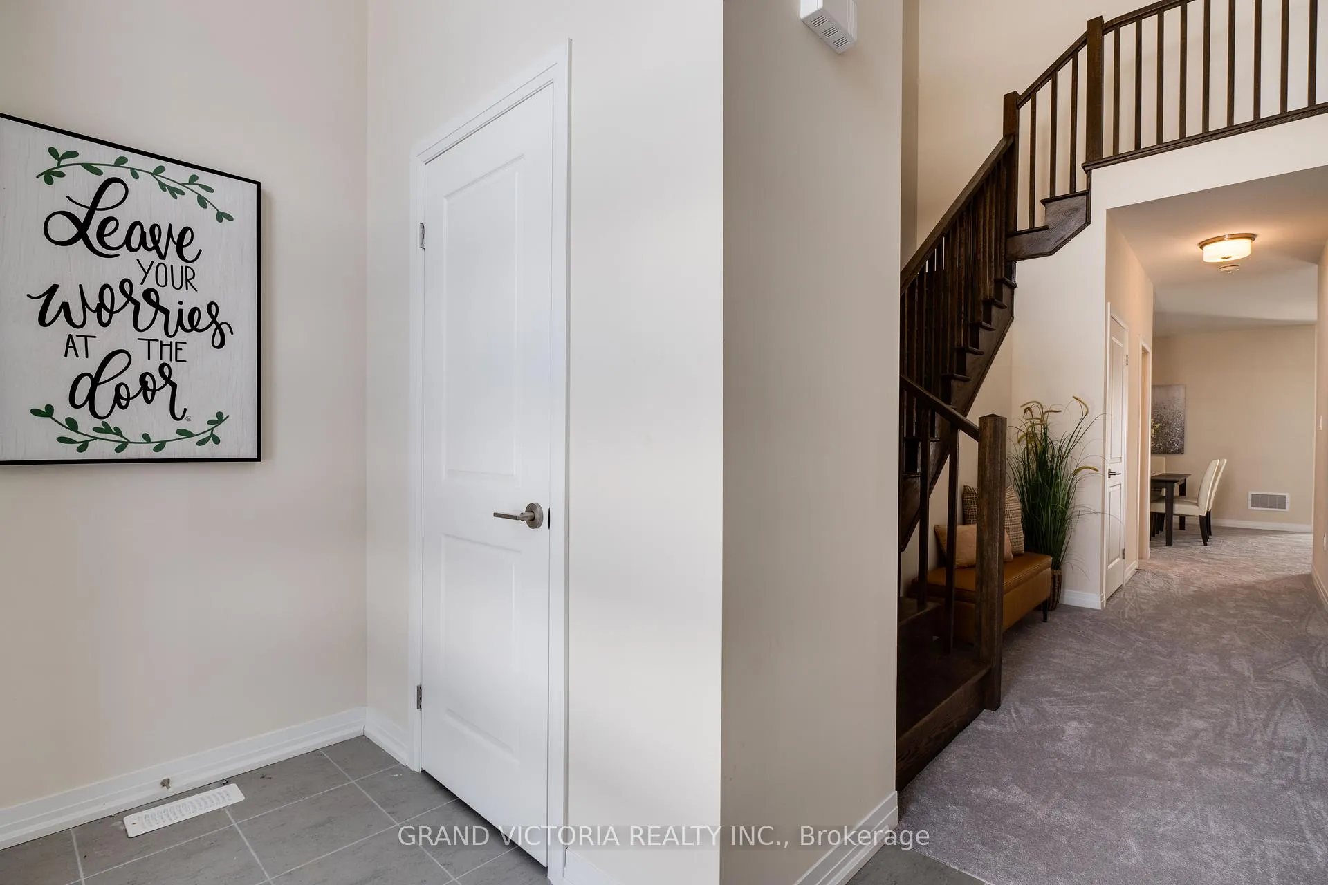Photo 2 of 100 Hitchman Street, Brant, Paris — HOMEH
