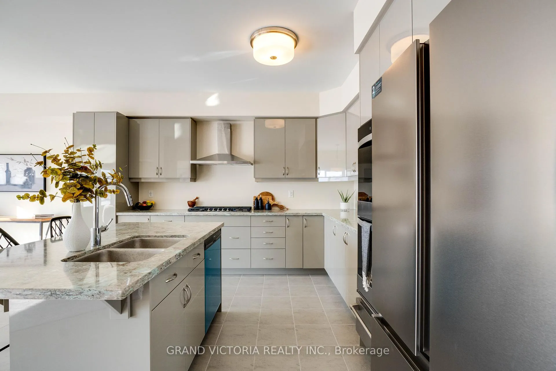 Photo 14 of 100 Hitchman Street, Brant, Paris — HOMEH