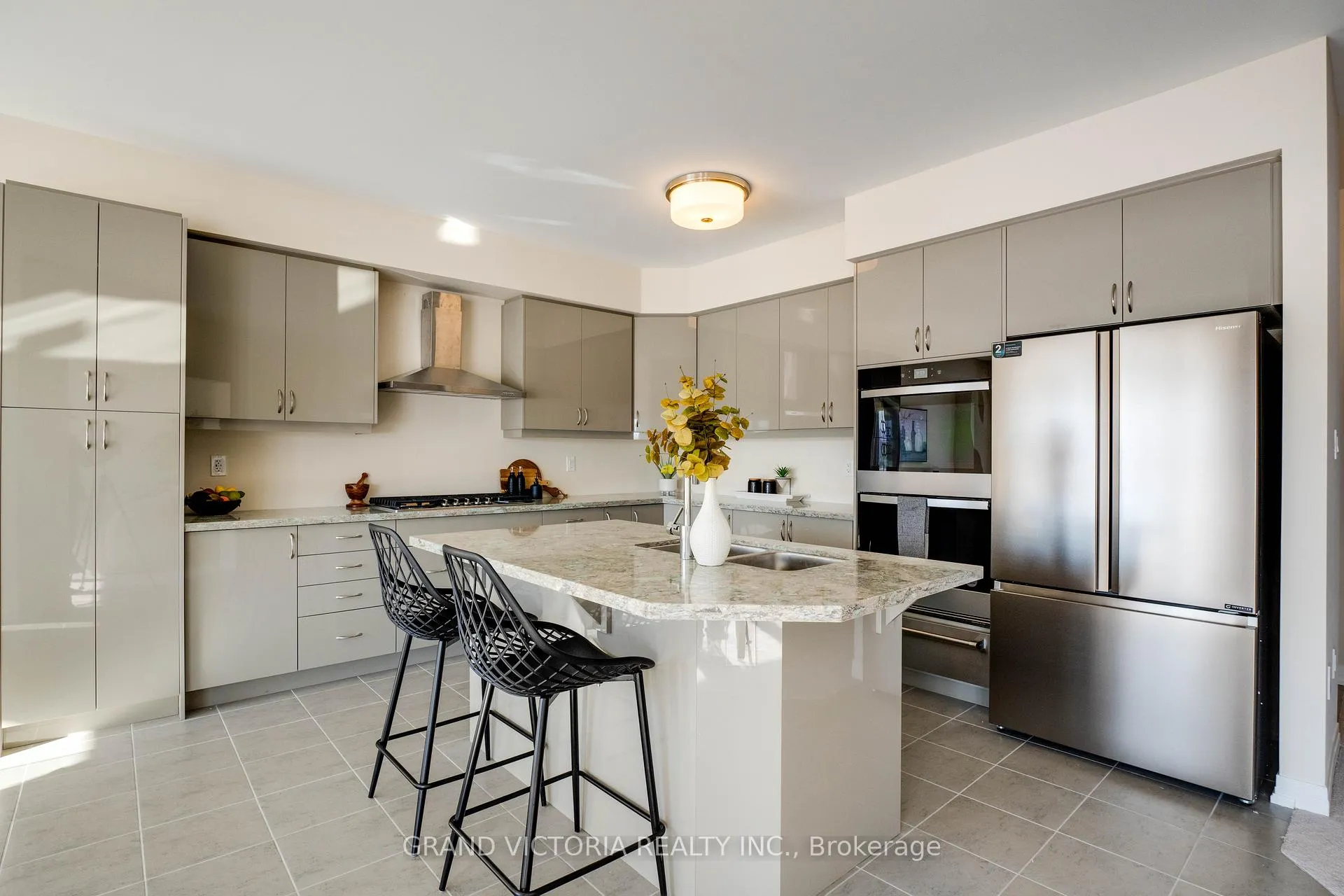 Photo 16 of 100 Hitchman Street, Brant, Paris — HOMEH