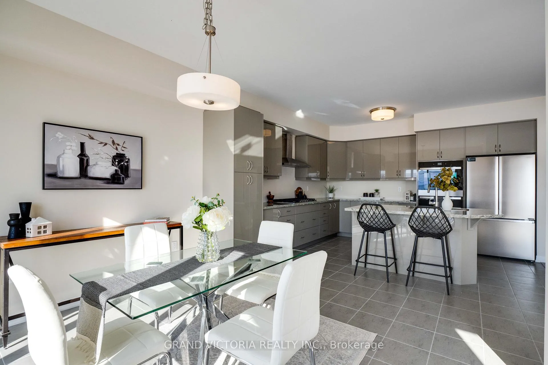 Photo 20 of 100 Hitchman Street, Brant, Paris — HOMEH