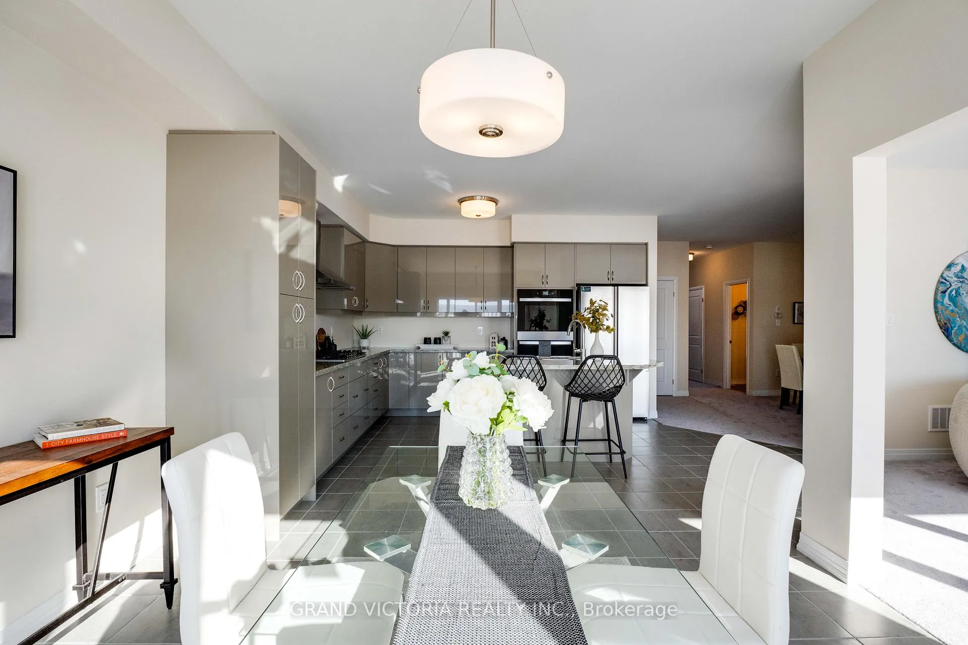 Photo 21 of 100 Hitchman Street, Brant, Paris — HOMEH