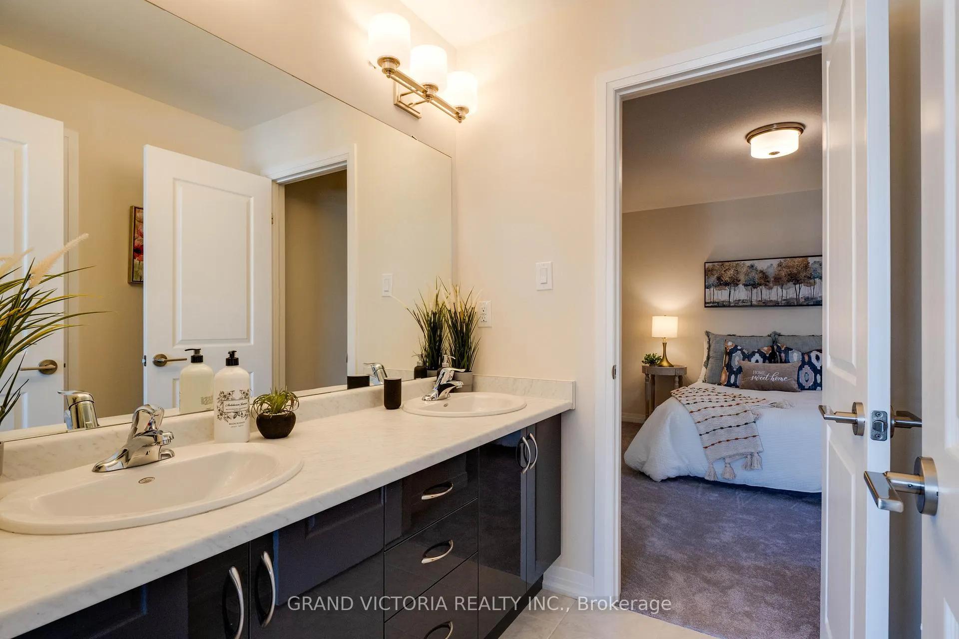 Photo 35 of 100 Hitchman Street, Brant, Paris — HOMEH