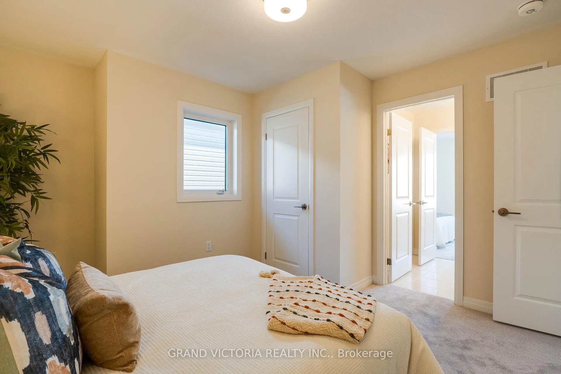 Photo 40 of 100 Hitchman Street, Brant, Paris — HOMEH