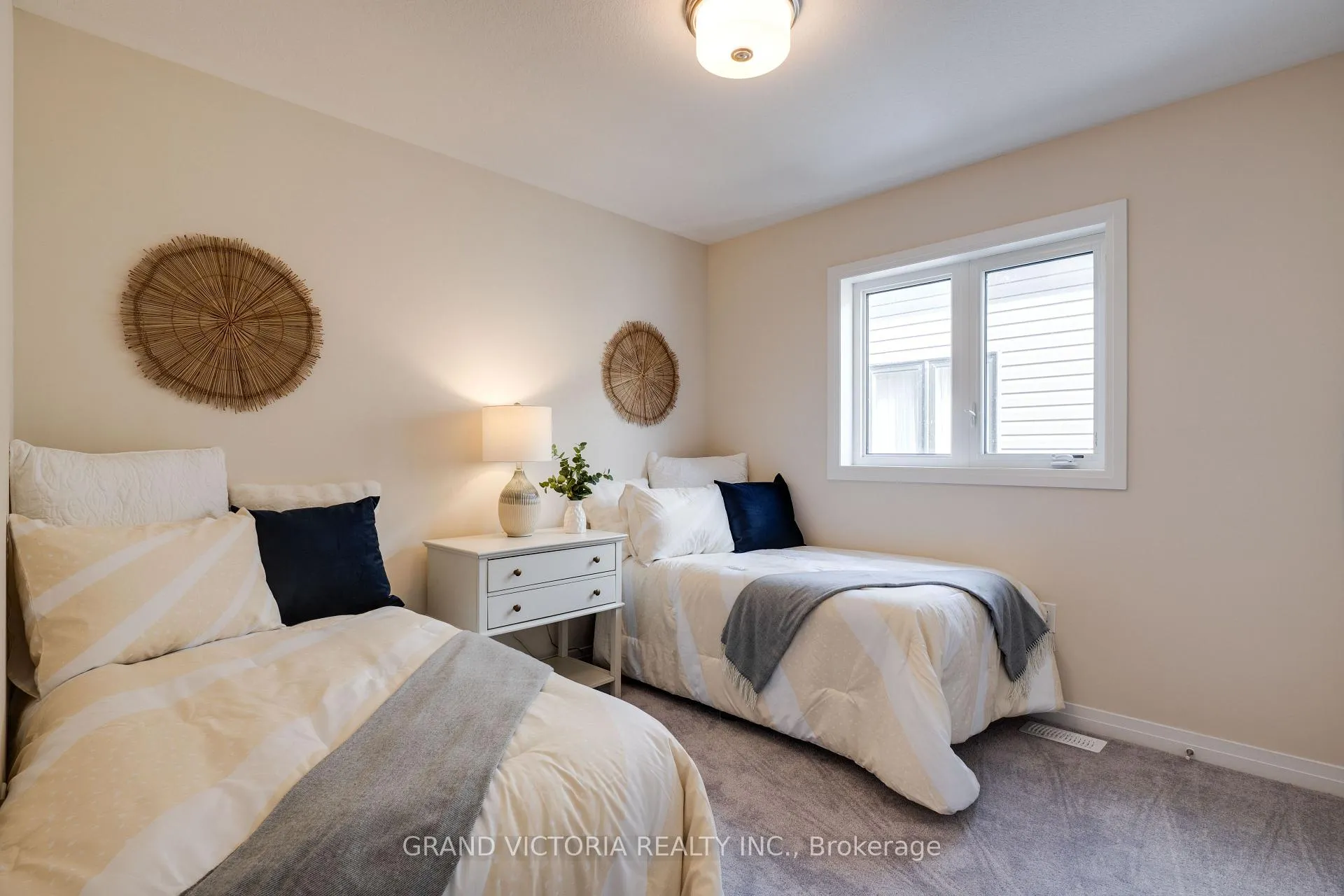 Photo 42 of 100 Hitchman Street, Brant, Paris — HOMEH