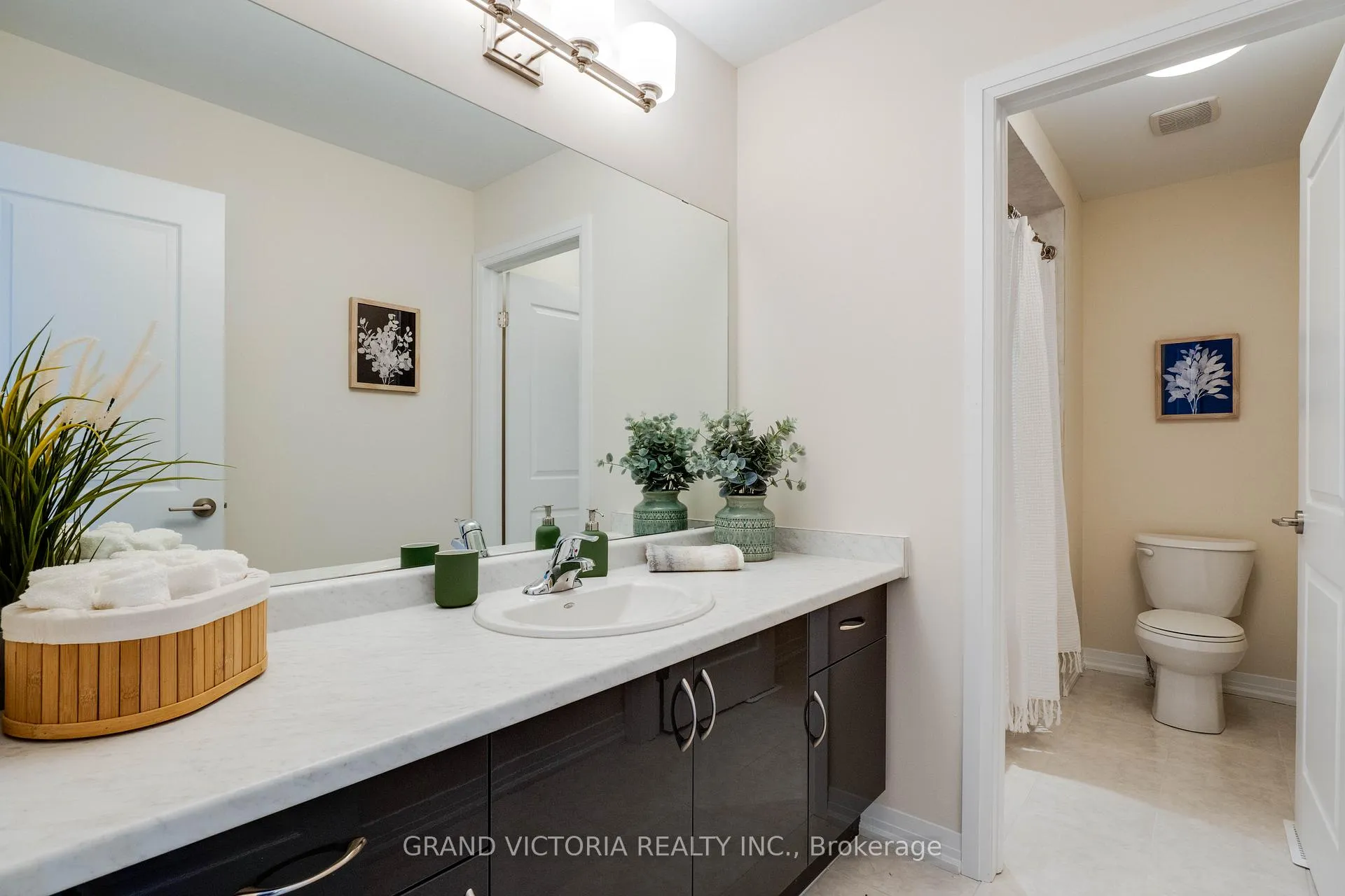 Photo 45 of 100 Hitchman Street, Brant, Paris — HOMEH