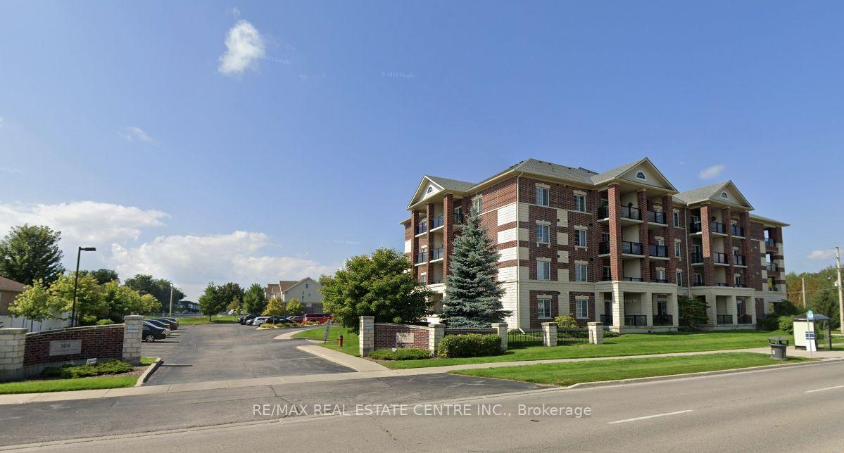Front of Unit 118, 308 Watson Parkway
