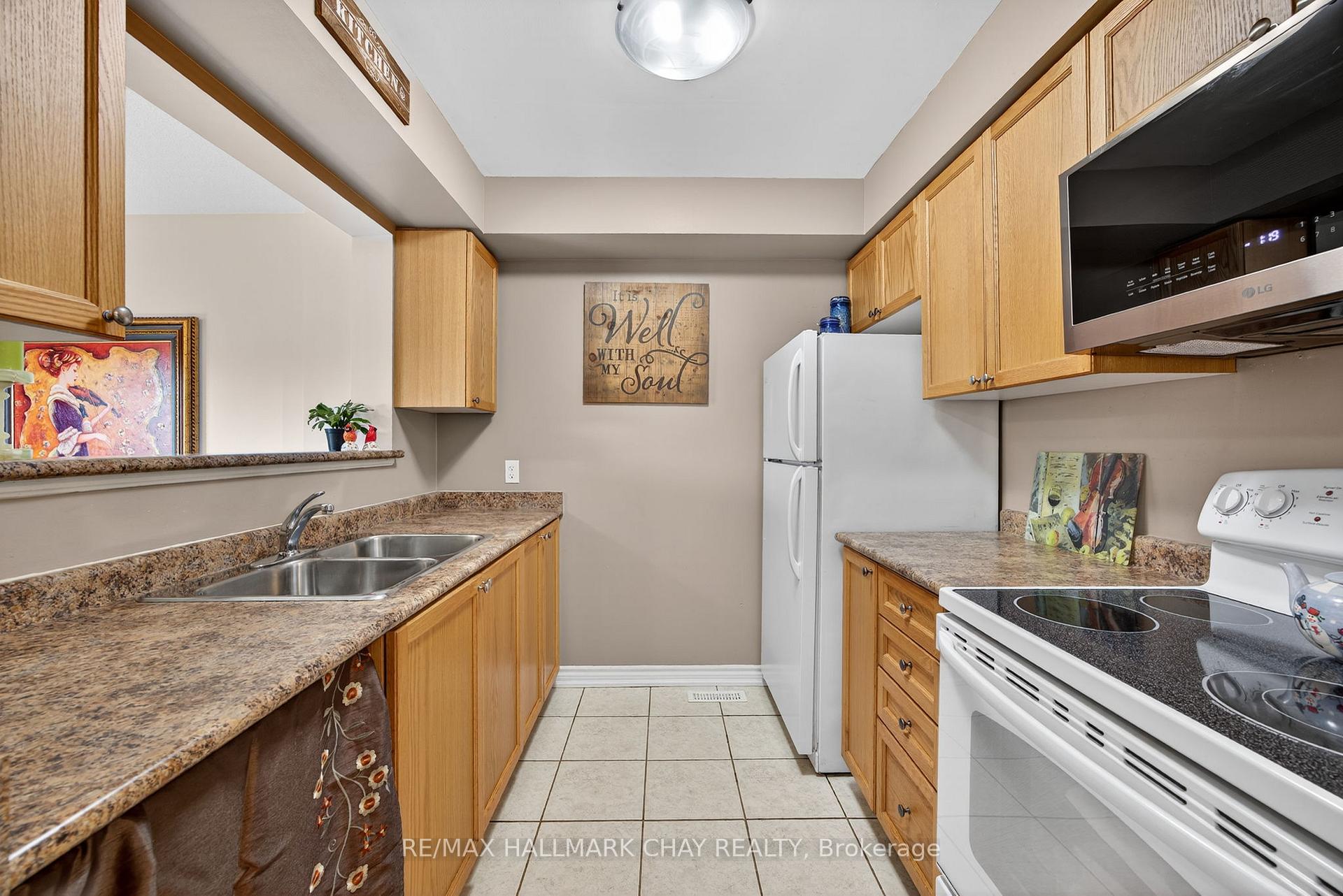 Photo 10 of Unit 51, 37 Southwoods Crescent, Barrie, Holly — HOMEH