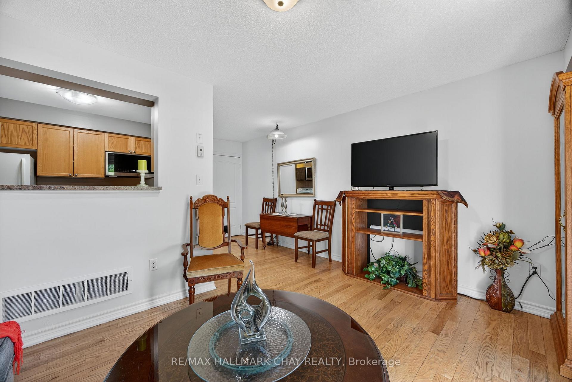Photo 16 of Unit 51, 37 Southwoods Crescent, Barrie, Holly — HOMEH