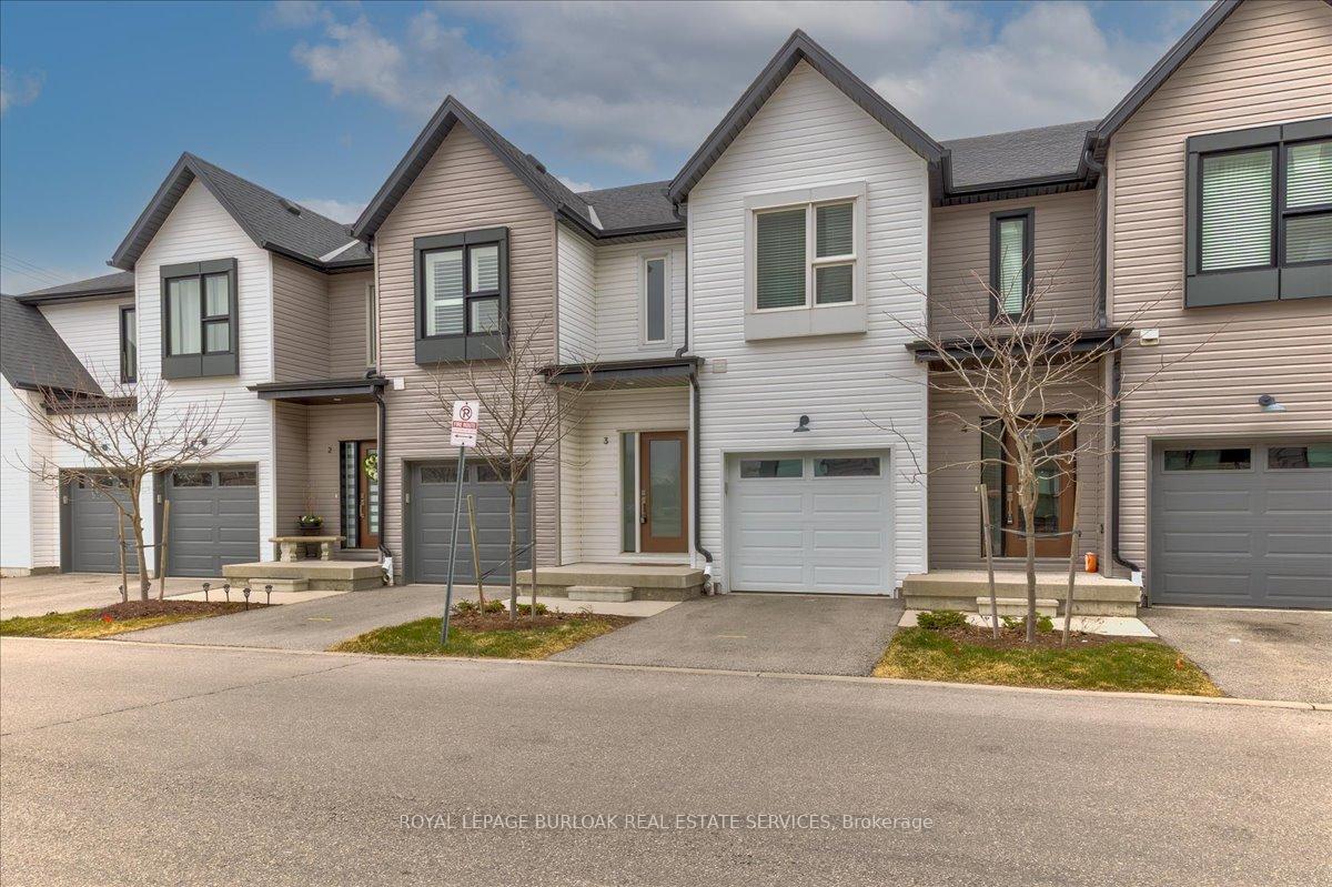 Front of Unit 3, 110 Fergus Avenue