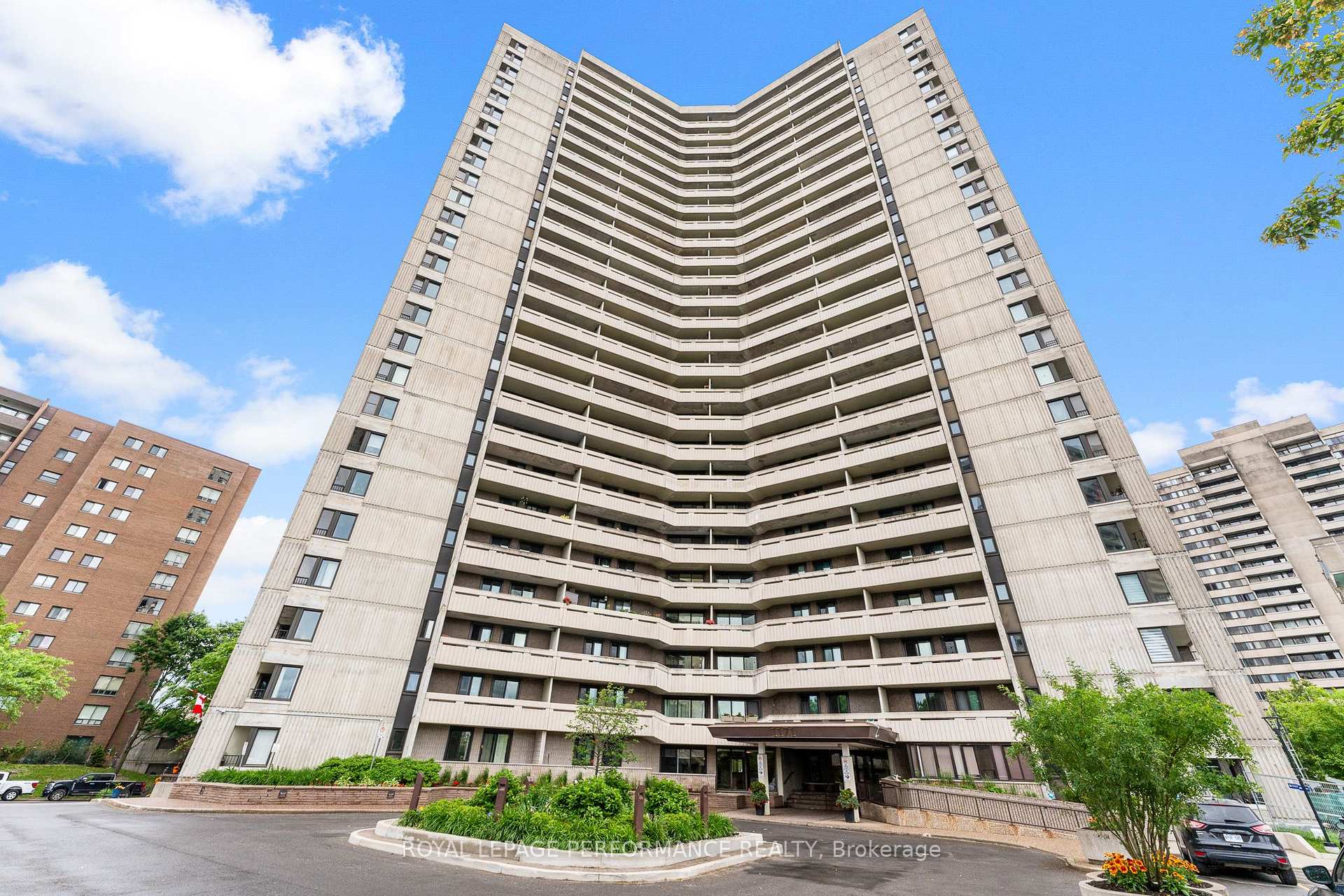 Front of Unit 304, 1171 Ambleside Drive