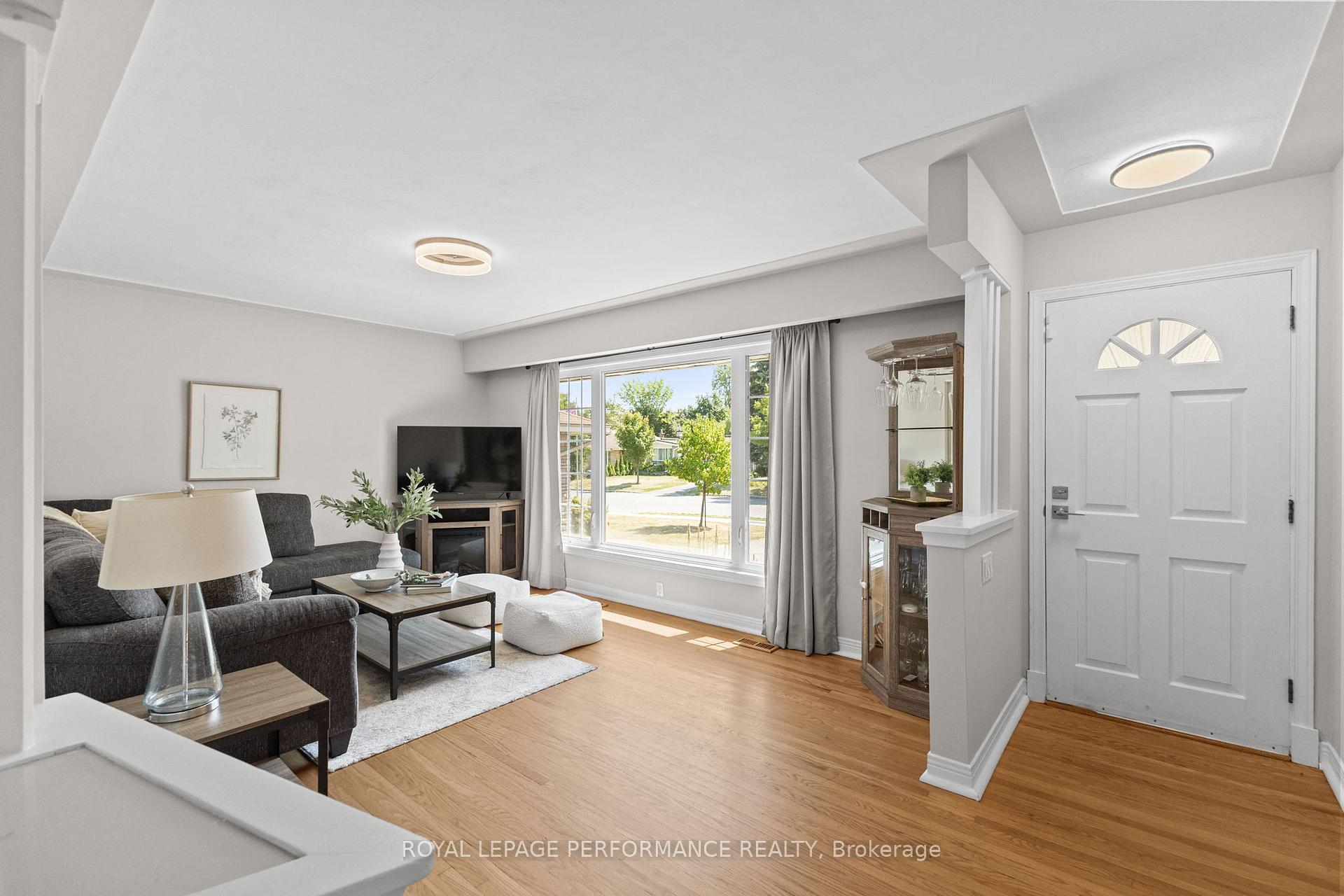 Photo 2 of 705 Pleasant Park Road, Ottawa, Elmvale Acres — HOMEH