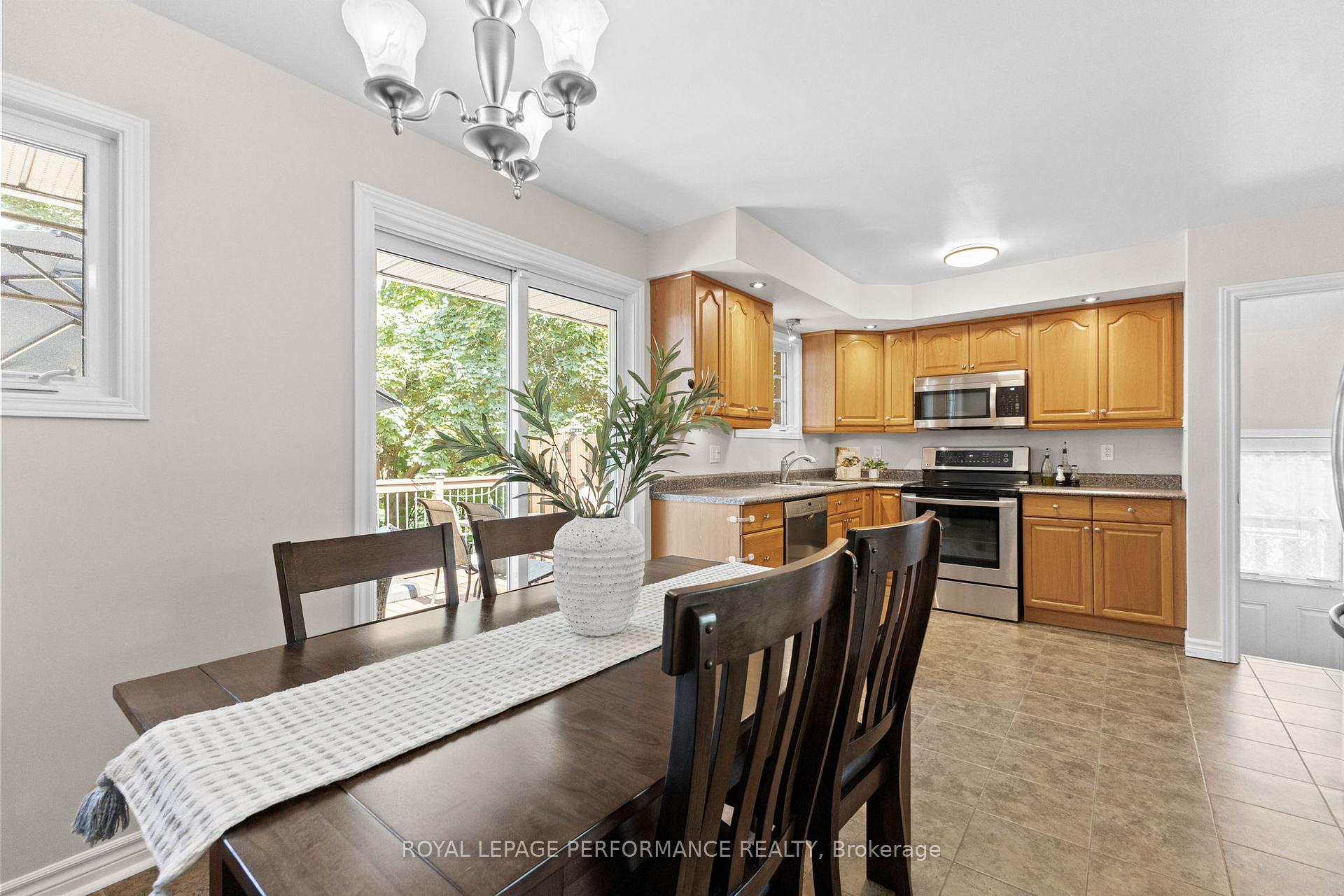 Photo 5 of 705 Pleasant Park Road, Ottawa, Elmvale Acres — HOMEH