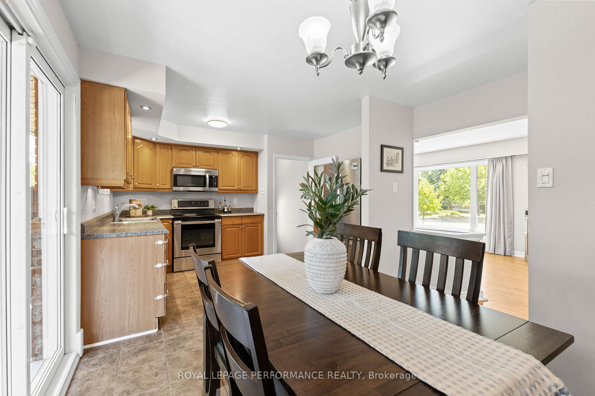 Photo 6 of 705 Pleasant Park Road, Ottawa, Elmvale Acres — HOMEH
